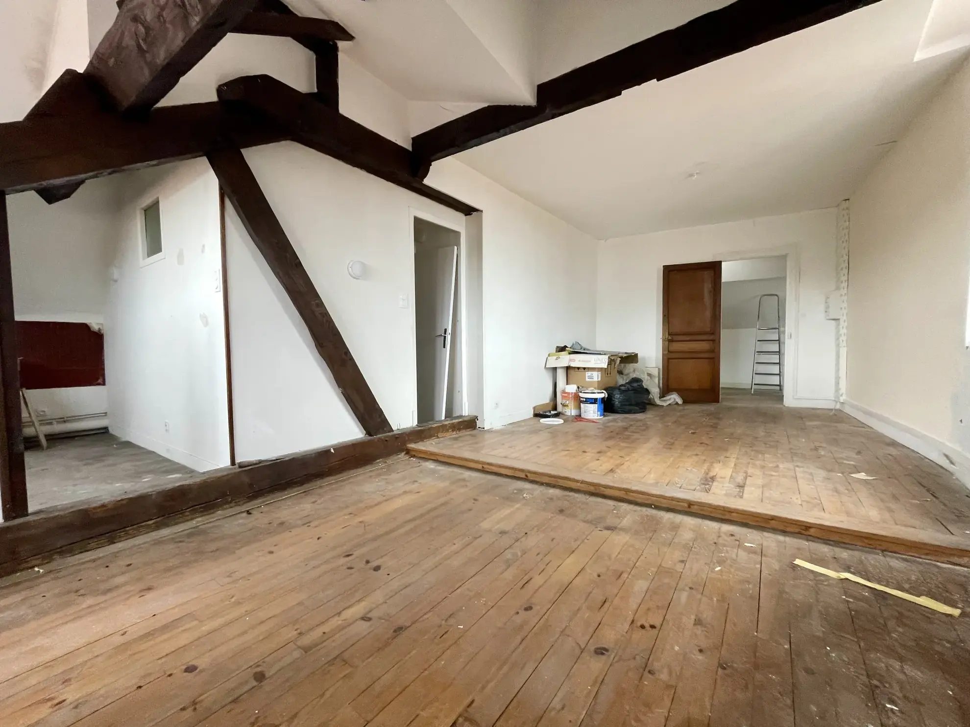 Immeuble en centre-ville de Vic-en-Bigorre de 480 m² avec jardin et parking 