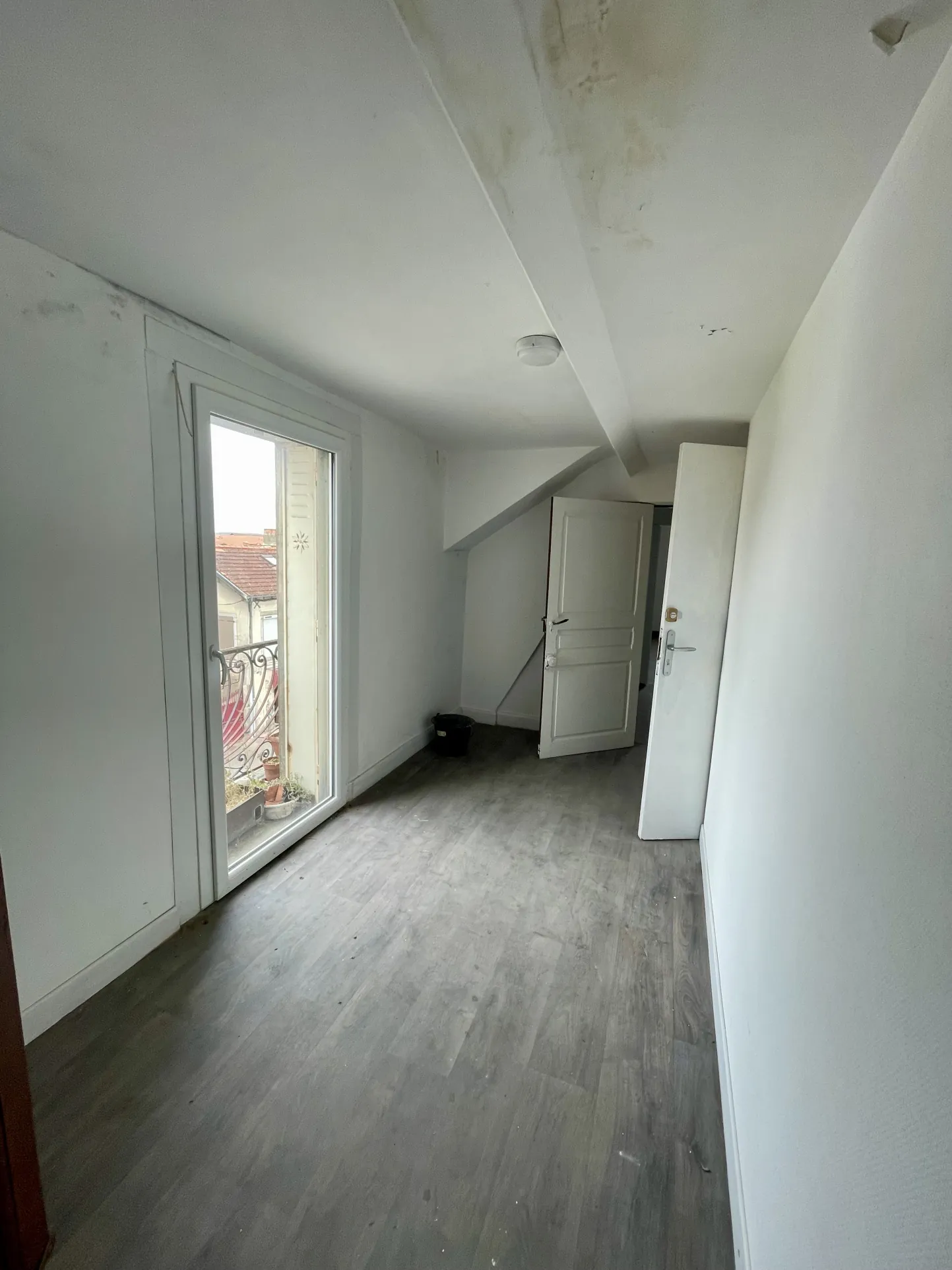 Immeuble en centre-ville de Vic-en-Bigorre de 480 m² avec jardin et parking 