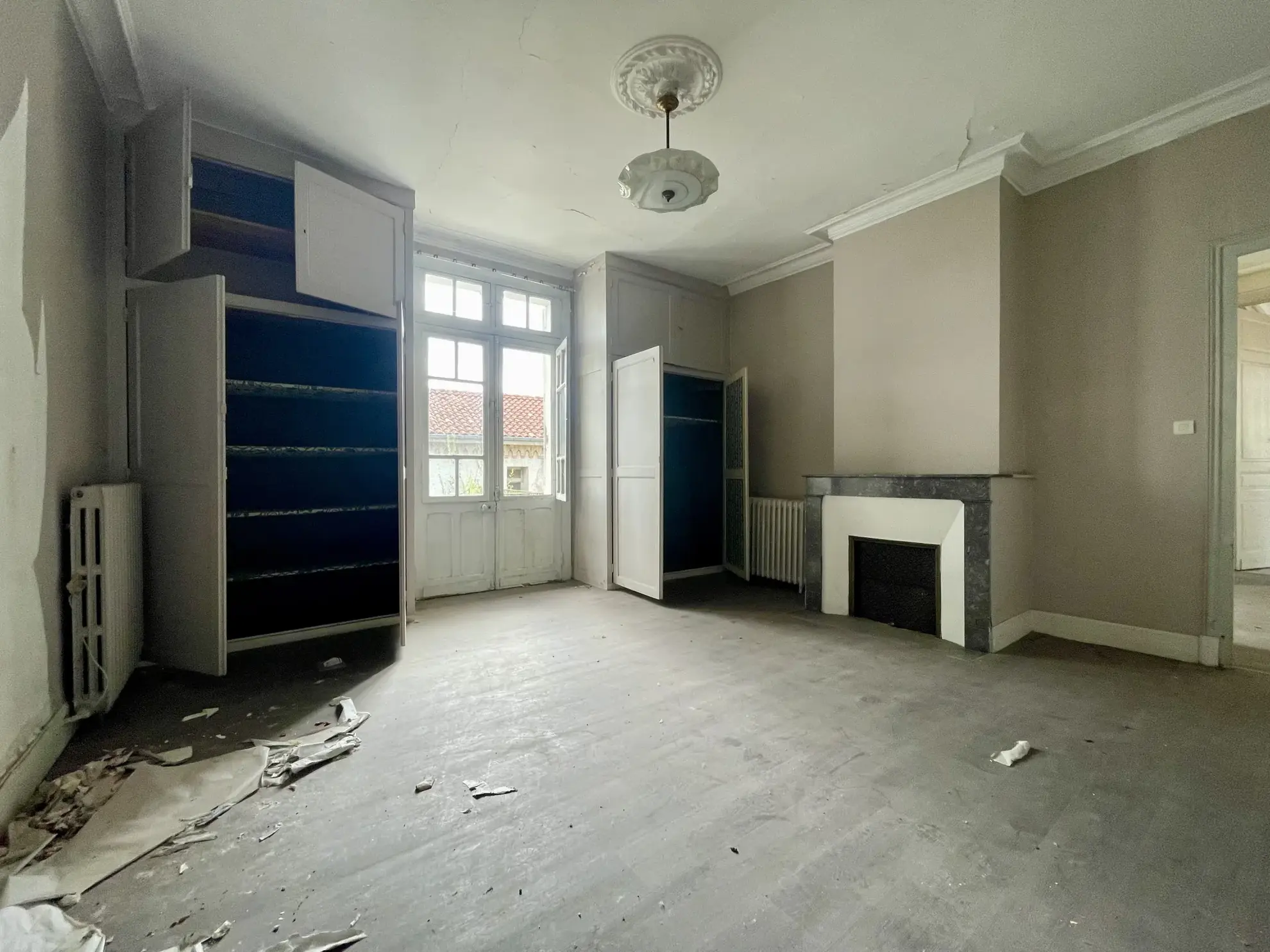 Immeuble en centre-ville de Vic-en-Bigorre de 480 m² avec jardin et parking 