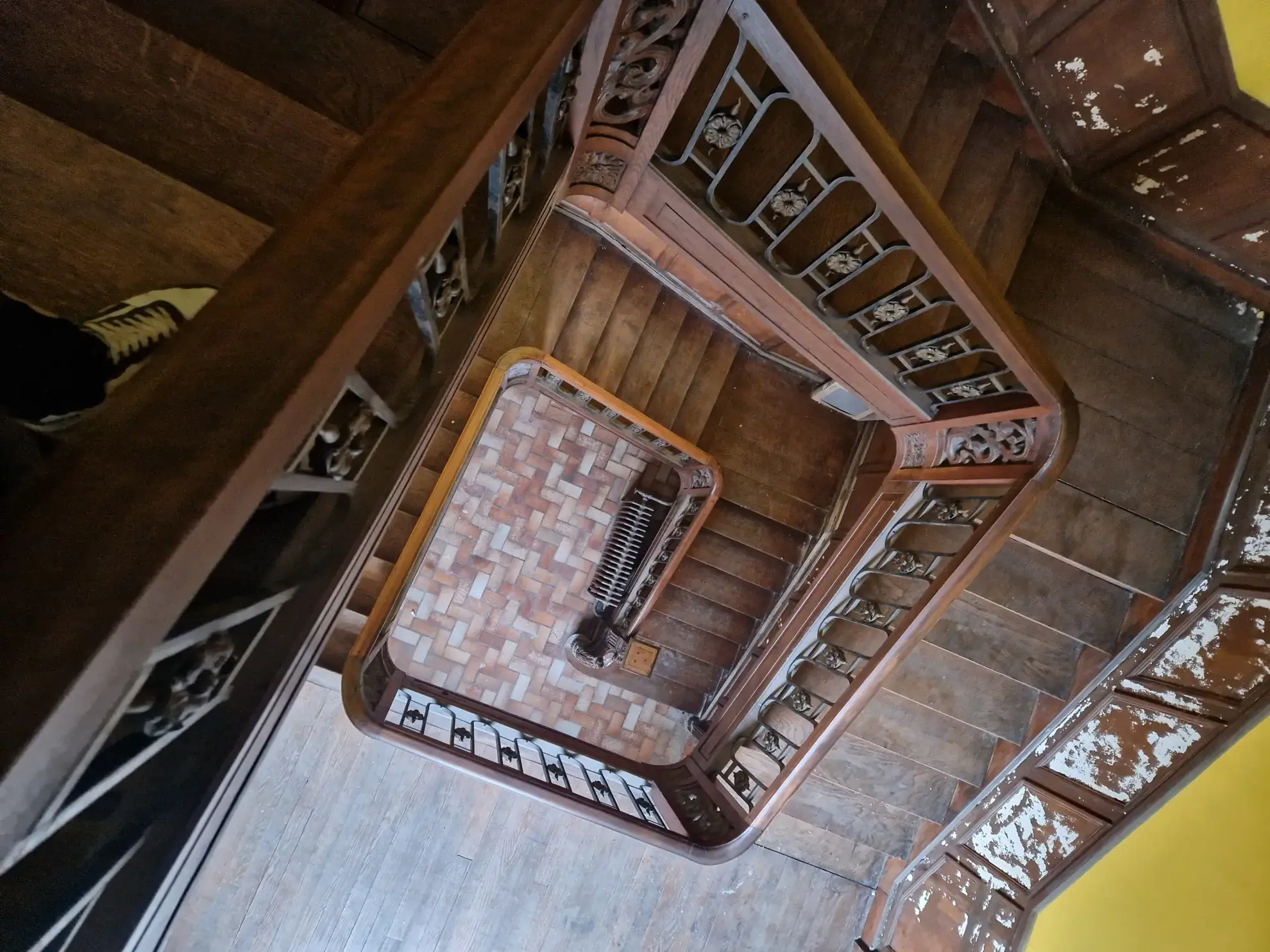 Immeuble en centre-ville de Vic-en-Bigorre de 480 m² avec jardin et parking 