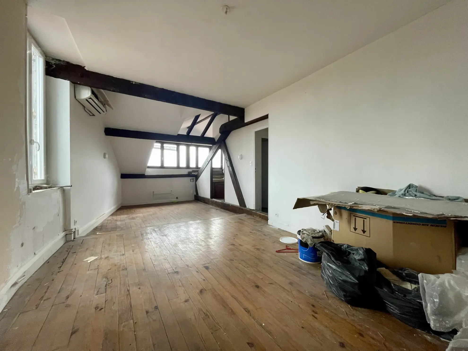 Immeuble en centre-ville de Vic-en-Bigorre de 480 m² avec jardin et parking 