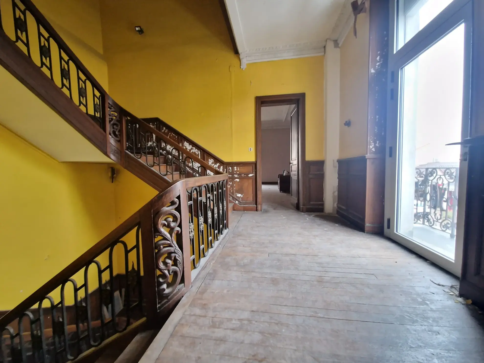 Immeuble en centre-ville de Vic-en-Bigorre de 480 m² avec jardin et parking 