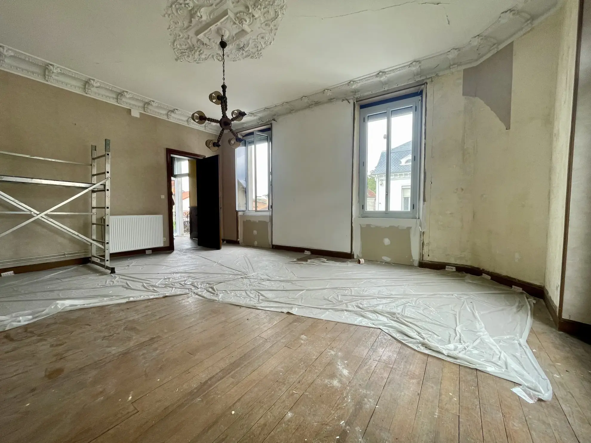 Immeuble en centre-ville de Vic-en-Bigorre de 480 m² avec jardin et parking 