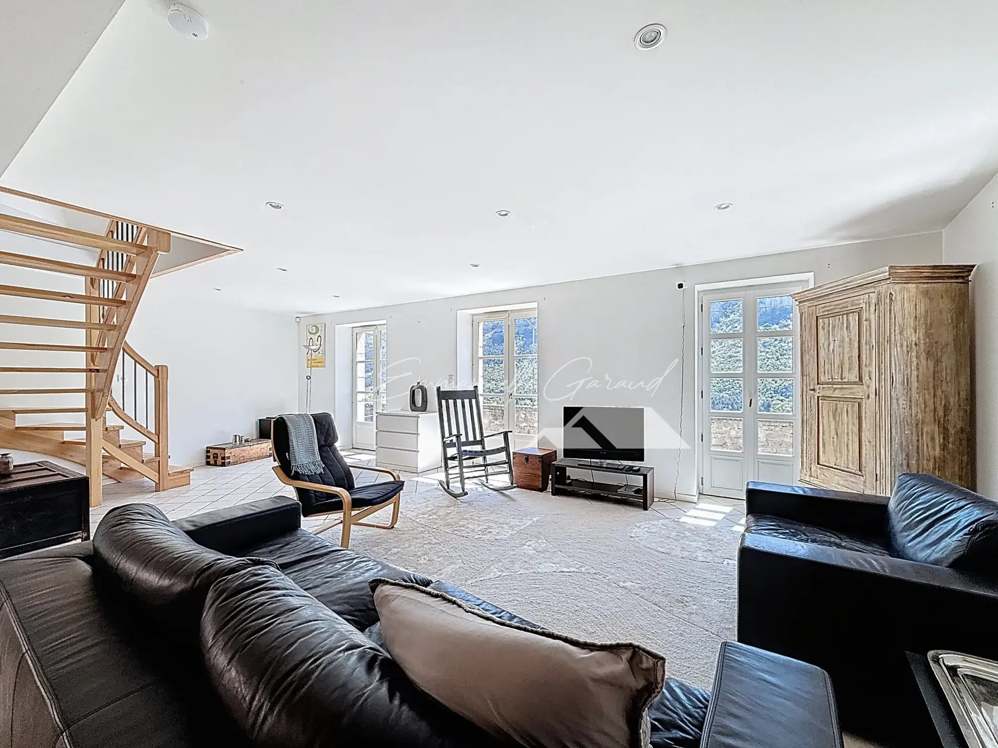 Maison à vendre à Mostuejouls avec vue panoramique et jardin privé dans le Parc des Grands Causses 