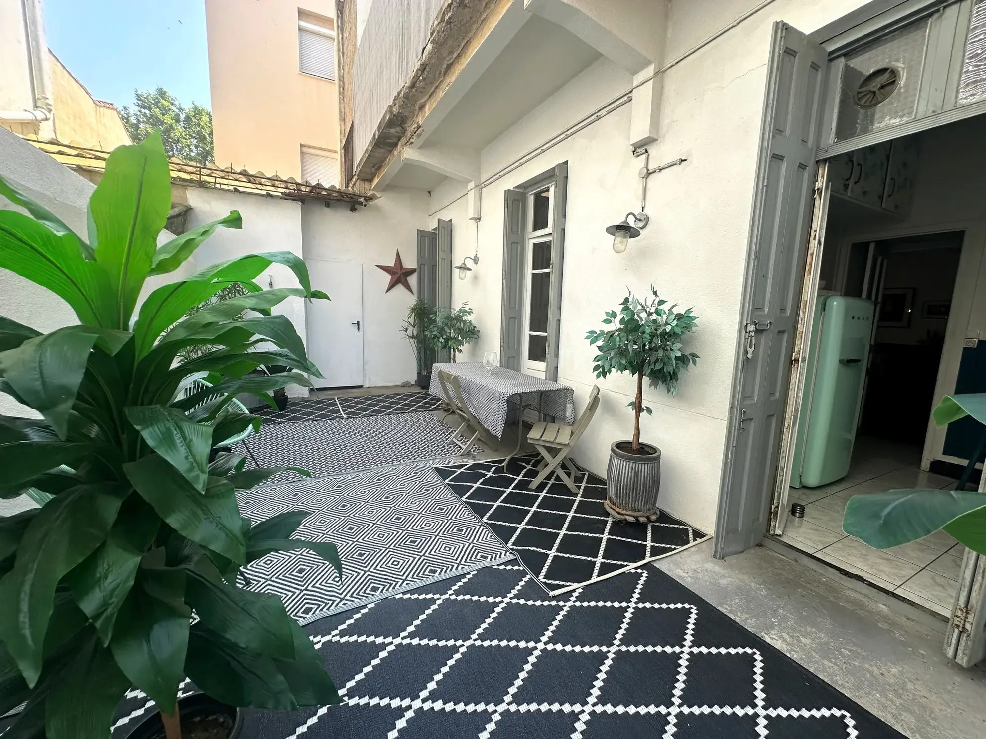 Appartement traversant de 94 m2 avec terrasse à Perpignan proche du Théâtre de l'Archipel 