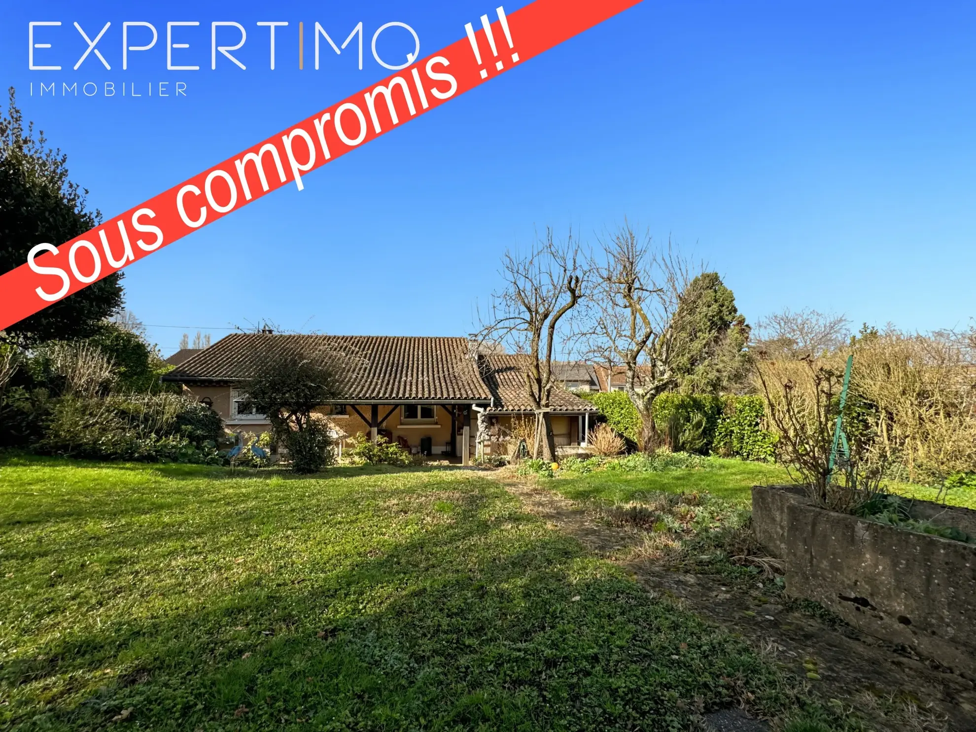 Maison de plain-pied à Massieux avec jardin, proche commerces