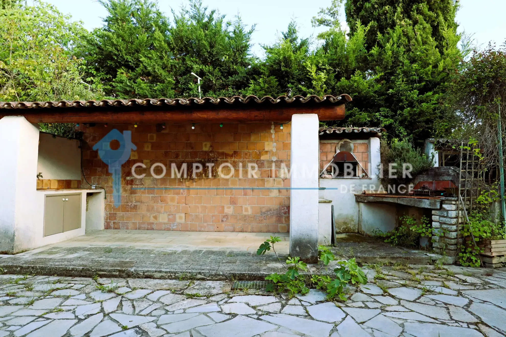 Maison avec piscine et garage à Apt - Quartier calme et résidentiel 