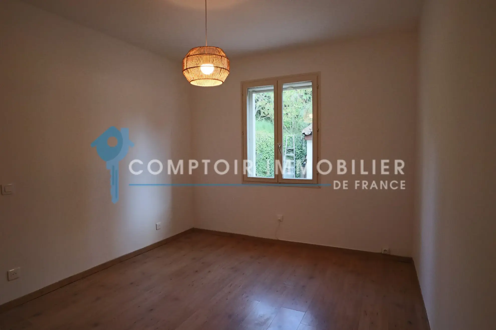 Maison avec piscine et garage à Apt - Quartier calme et résidentiel 