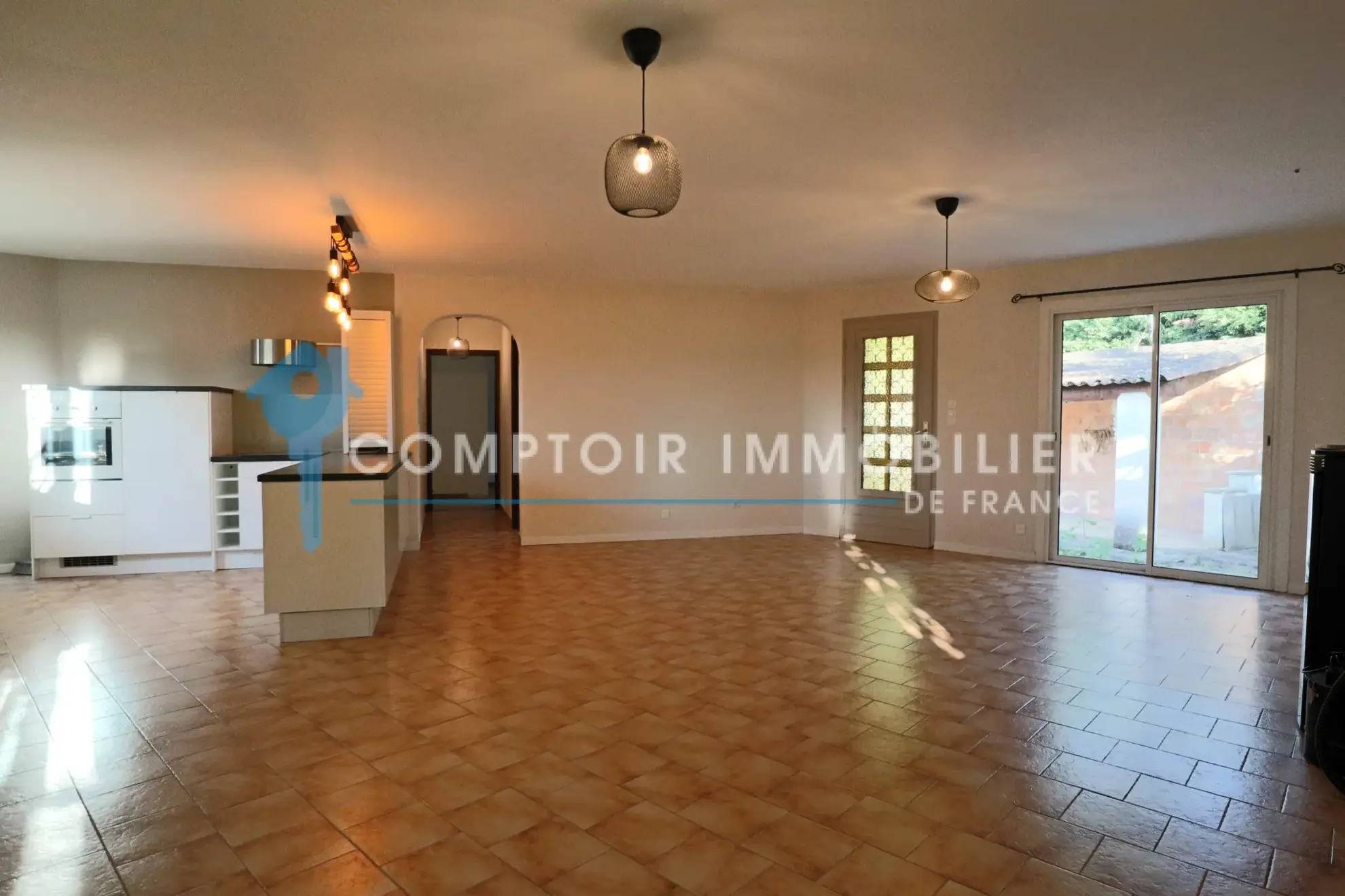 Maison avec piscine et garage à Apt - Quartier calme et résidentiel 