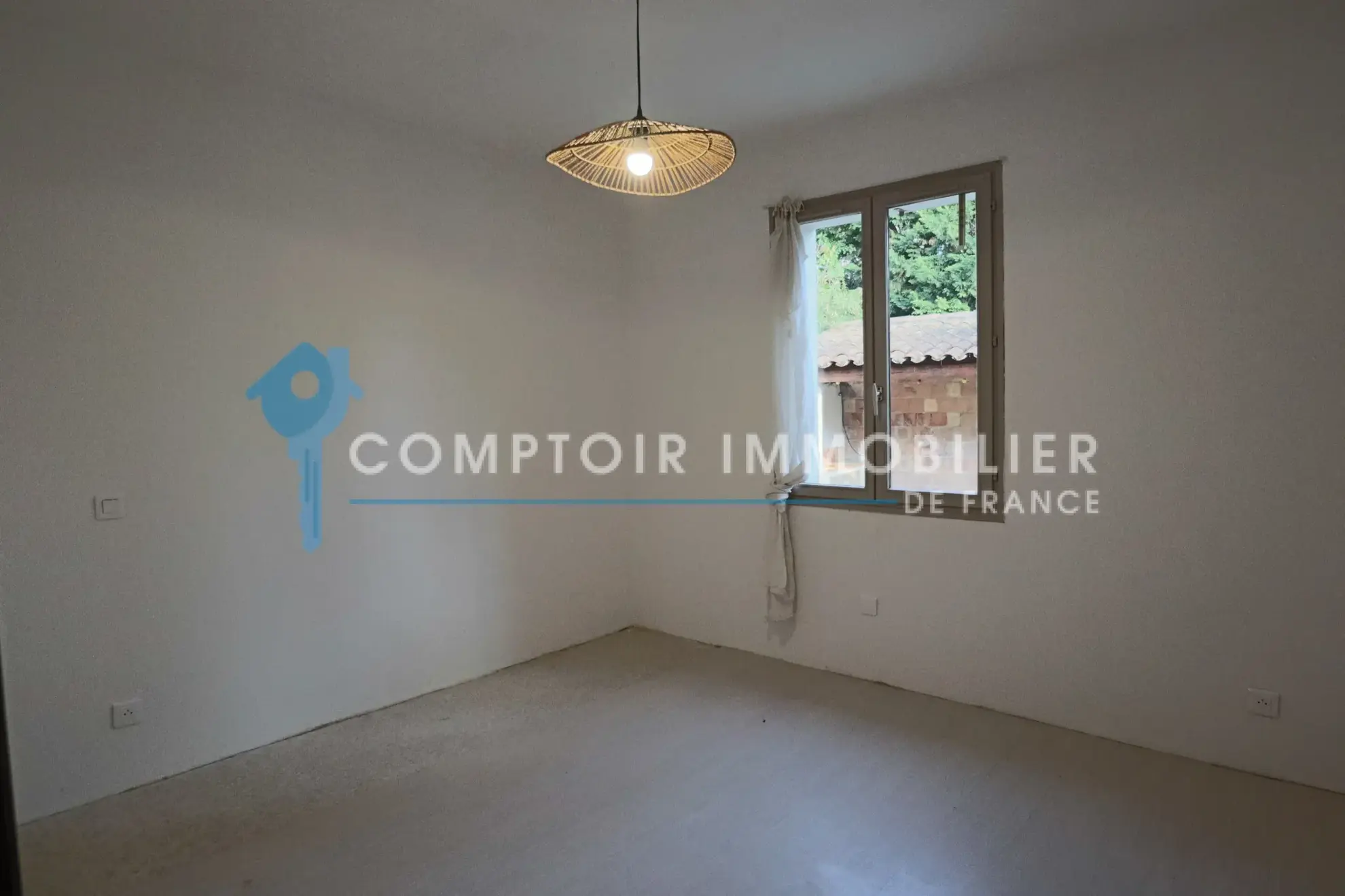 Maison avec piscine et garage à Apt - Quartier calme et résidentiel 