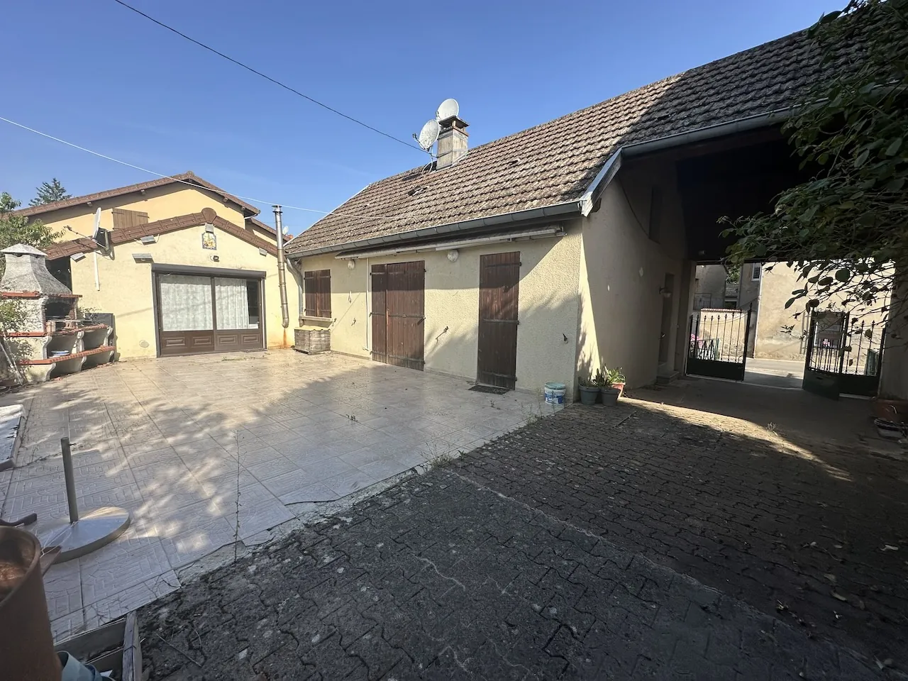Maison de ville de plain-pied à Marcigny - 90 m² avec terrasse et garage 