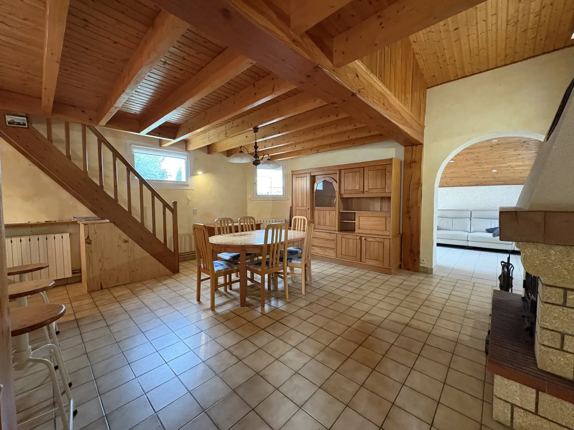 Maison lumineuse de 102 m² avec jardin, garage et espace bien-être à Cozes 