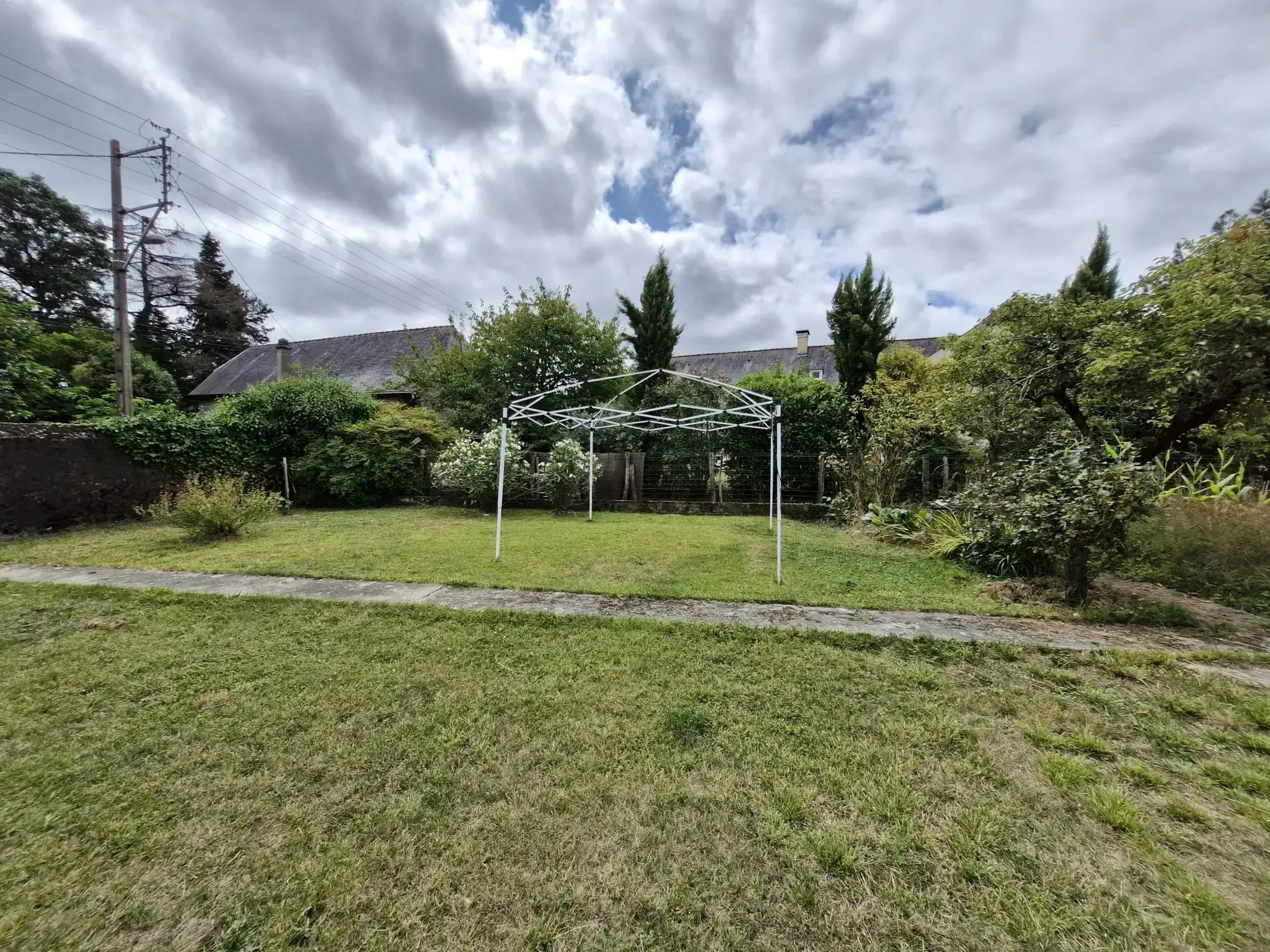 Maison familiale en vente à Oursbelille, 3 chambres, jardin et garage 