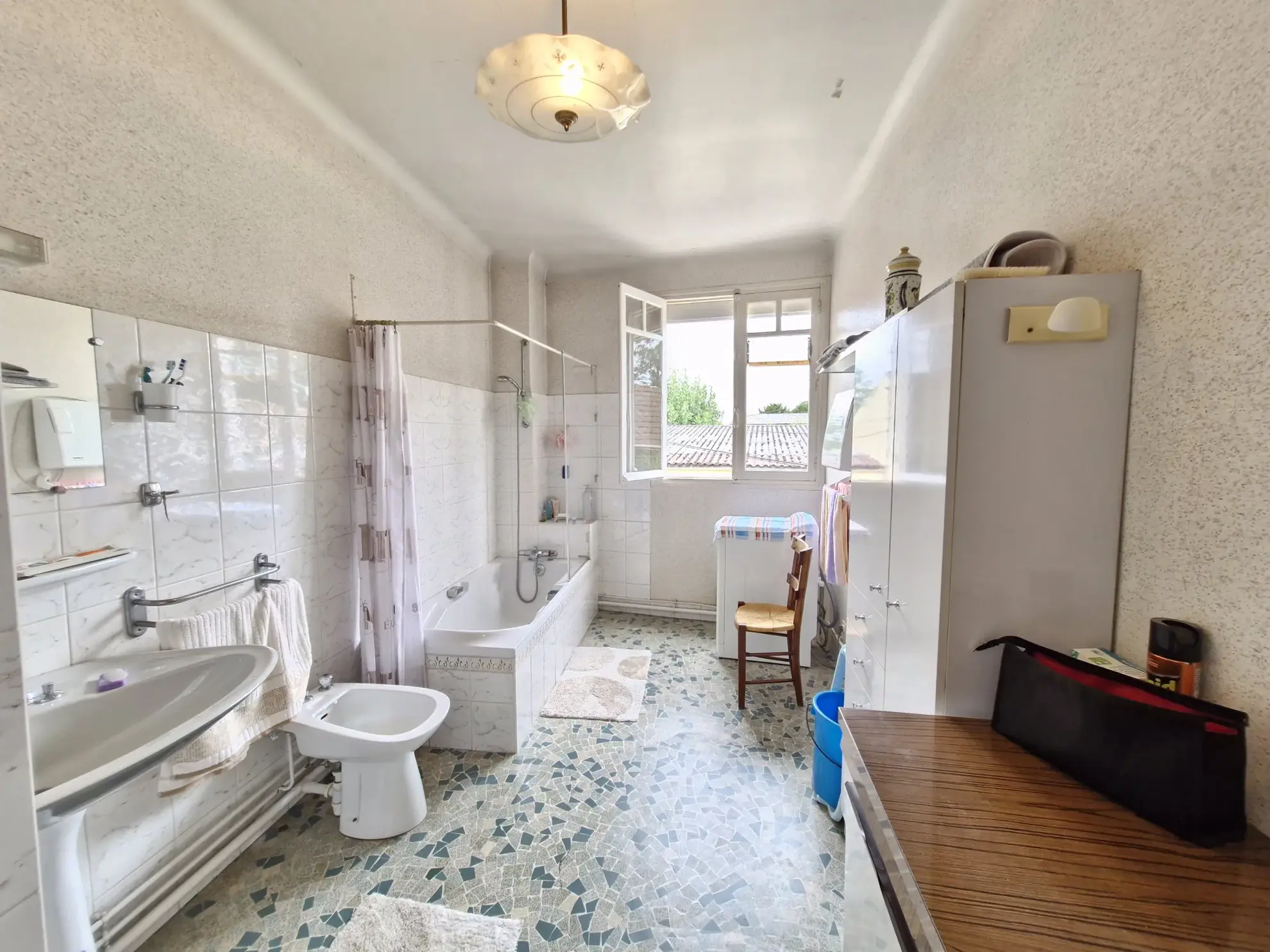 Maison familiale en vente à Oursbelille, 3 chambres, jardin et garage 