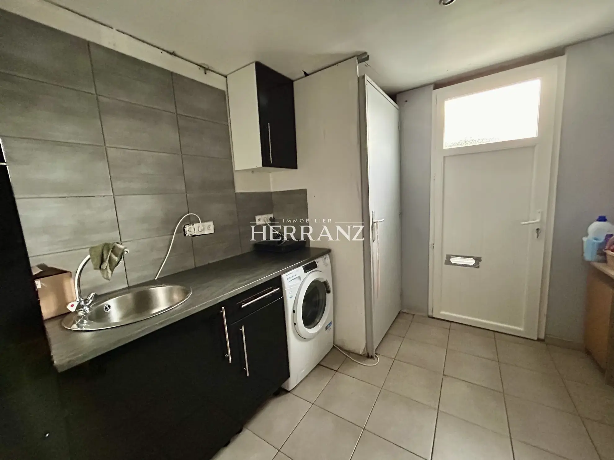 Charmante maison de plain-pied avec garage, terrasse et jardin à Saint-Denis-de-Pile 