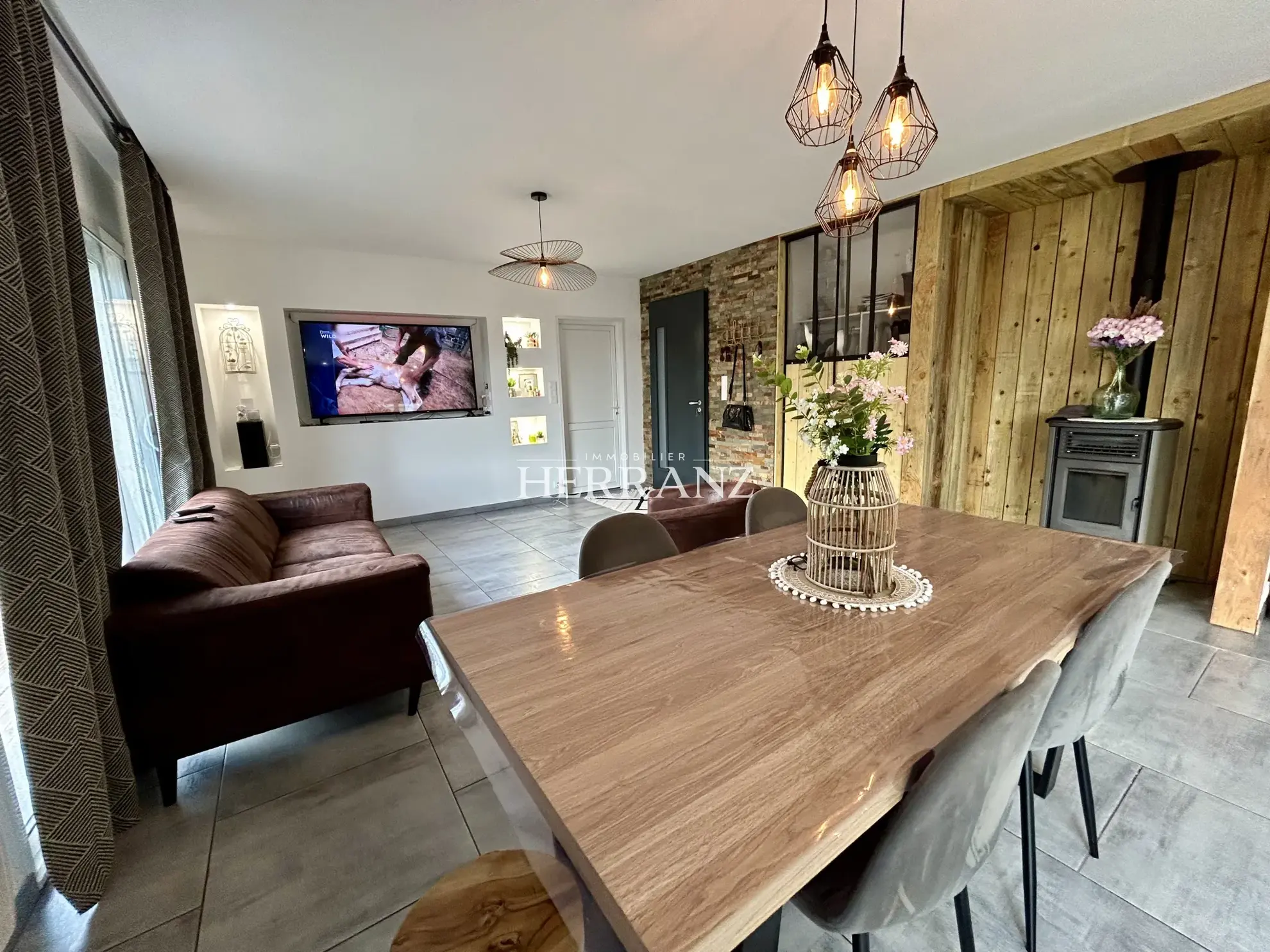 Charmante maison de plain-pied avec garage, terrasse et jardin à Saint-Denis-de-Pile 