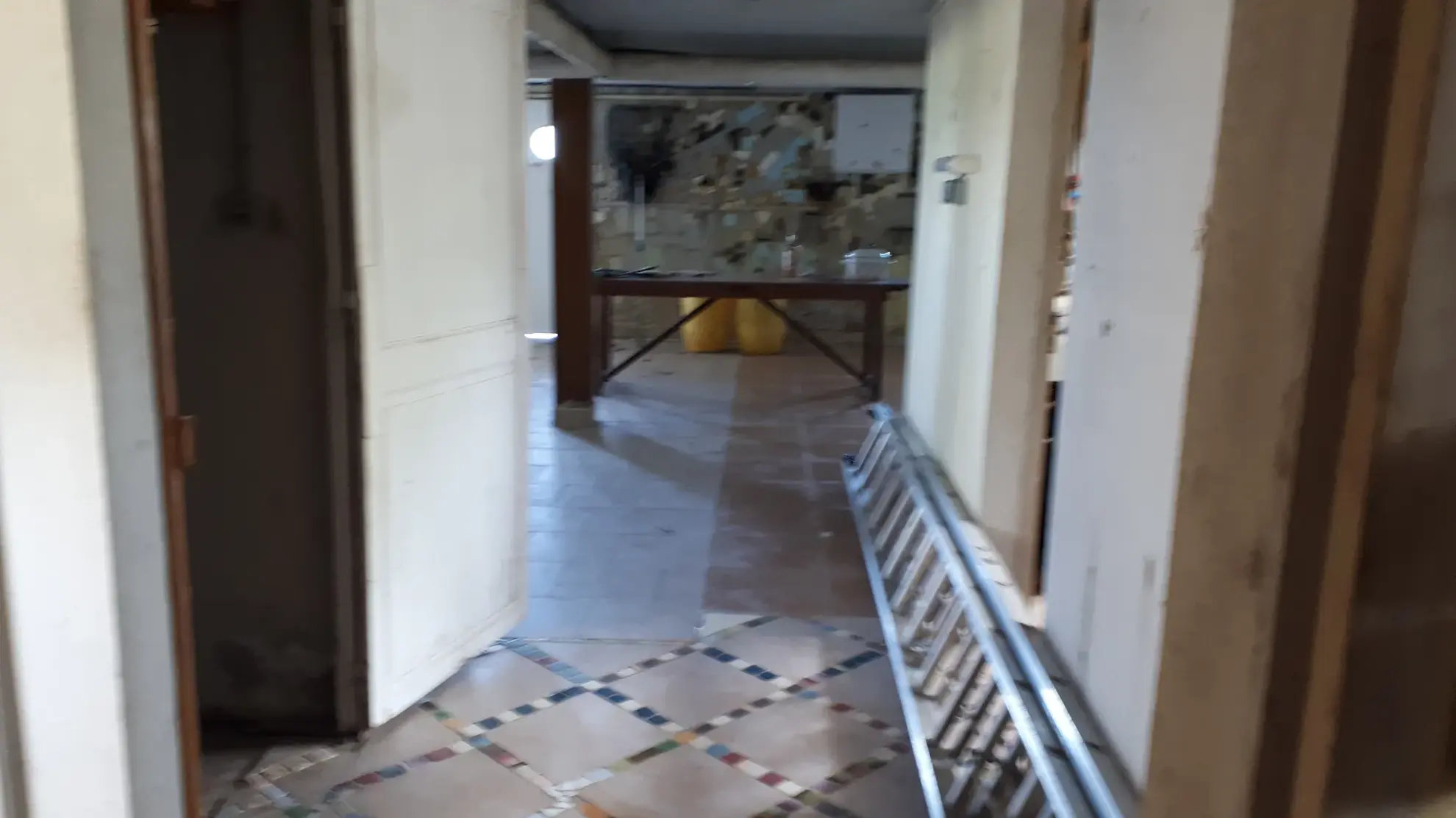 Maison familiale de 90m² à Coussay les Bois, terrain de 1735m², rénovée et isolée 