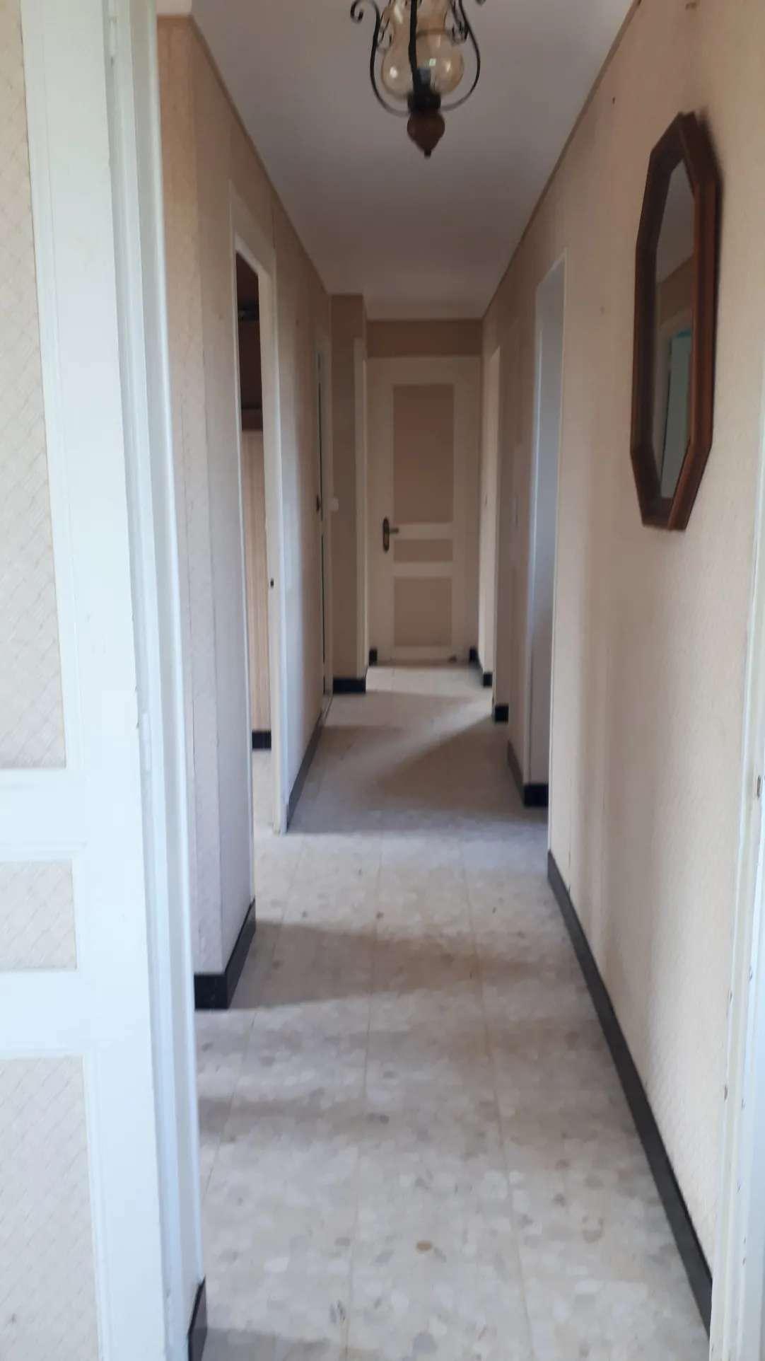 Maison familiale de 90m² à Coussay les Bois, terrain de 1735m², rénovée et isolée 