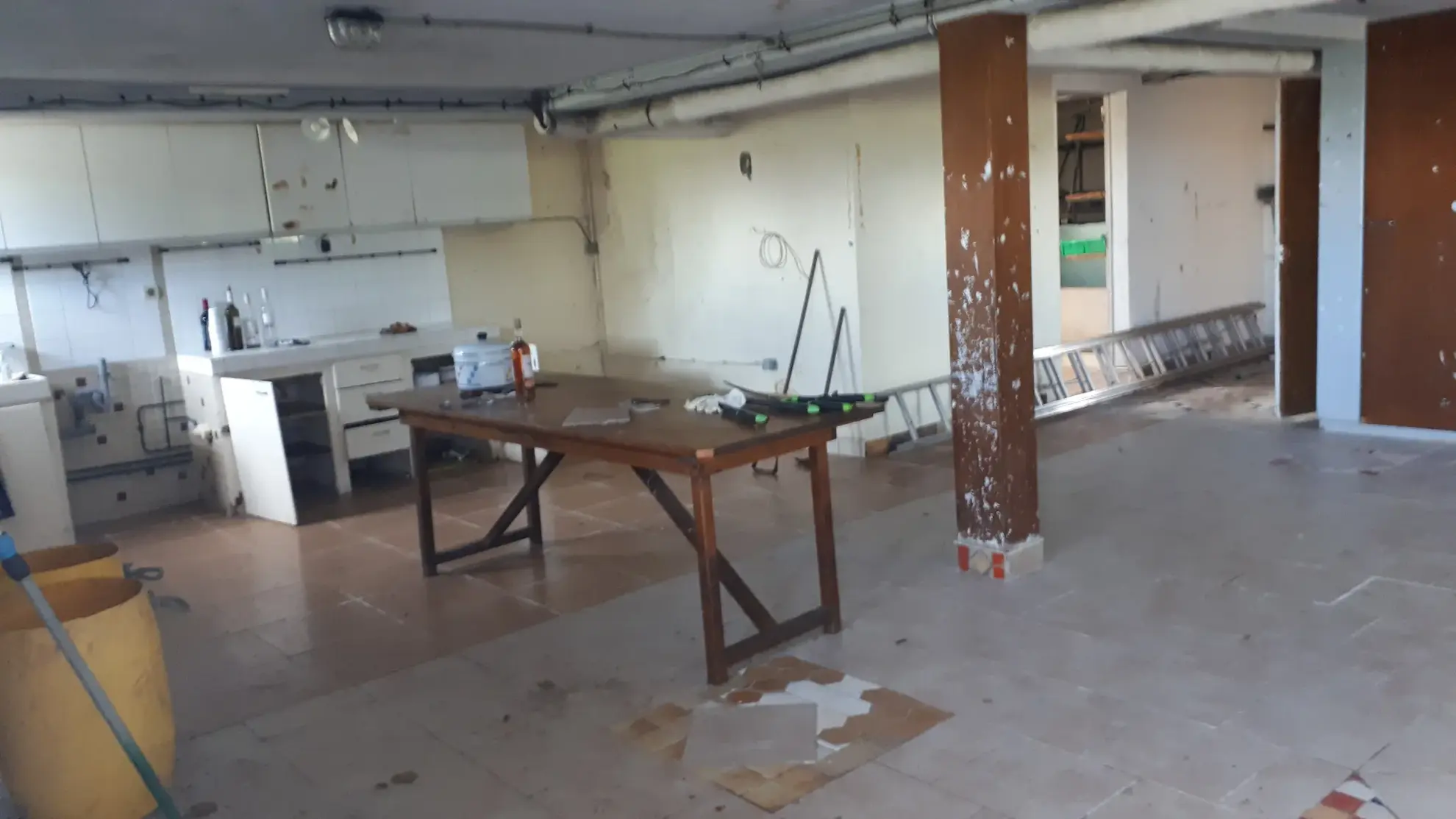 Maison familiale de 90m² à Coussay les Bois, terrain de 1735m², rénovée et isolée 