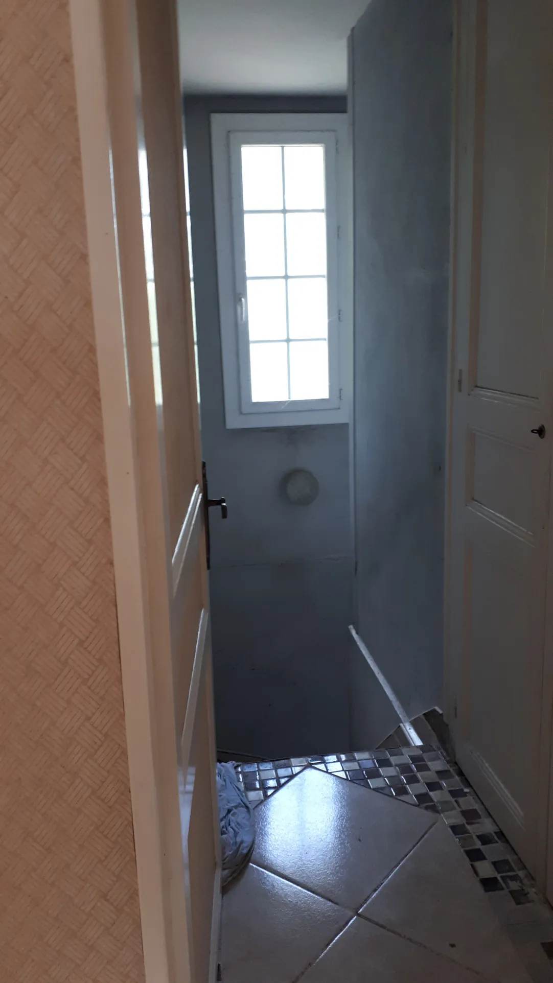 Maison familiale de 90m² à Coussay les Bois, terrain de 1735m², rénovée et isolée 