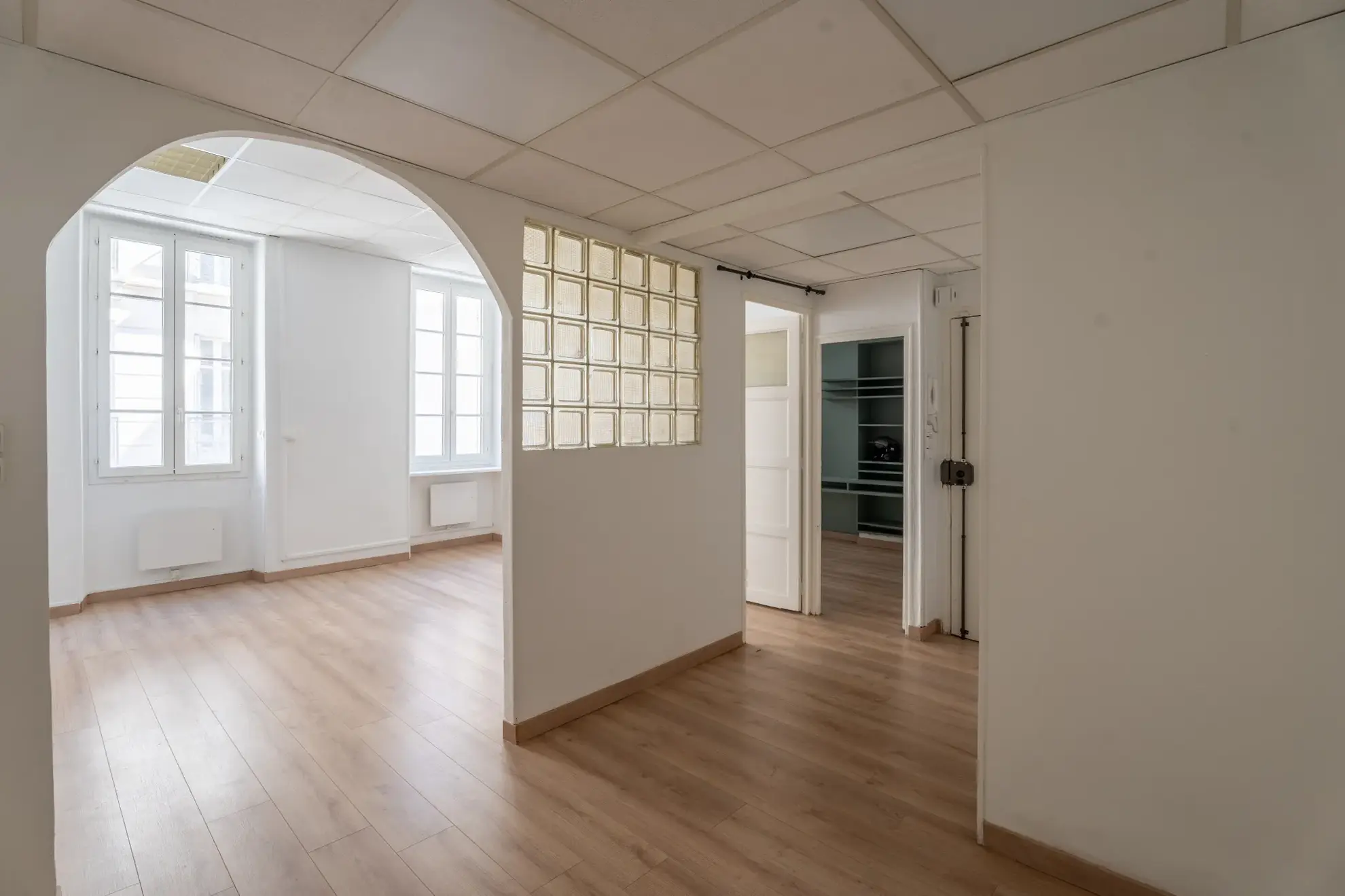 Appartement de style années 50 dans le 6e à Marseille - Idéal pour activité ou investissement 