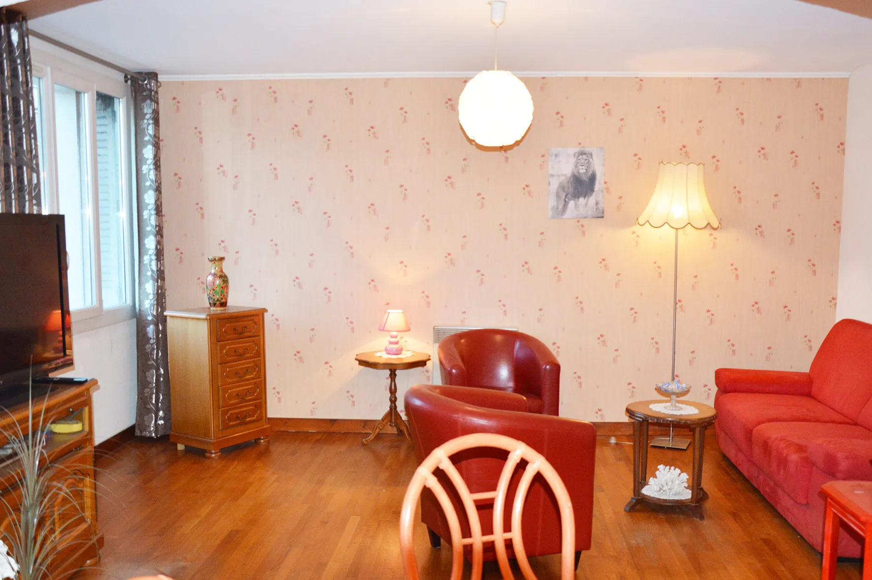 Spacieux appartement T3 traversant de 88 m² à Grenoble, avec cave et balcon 