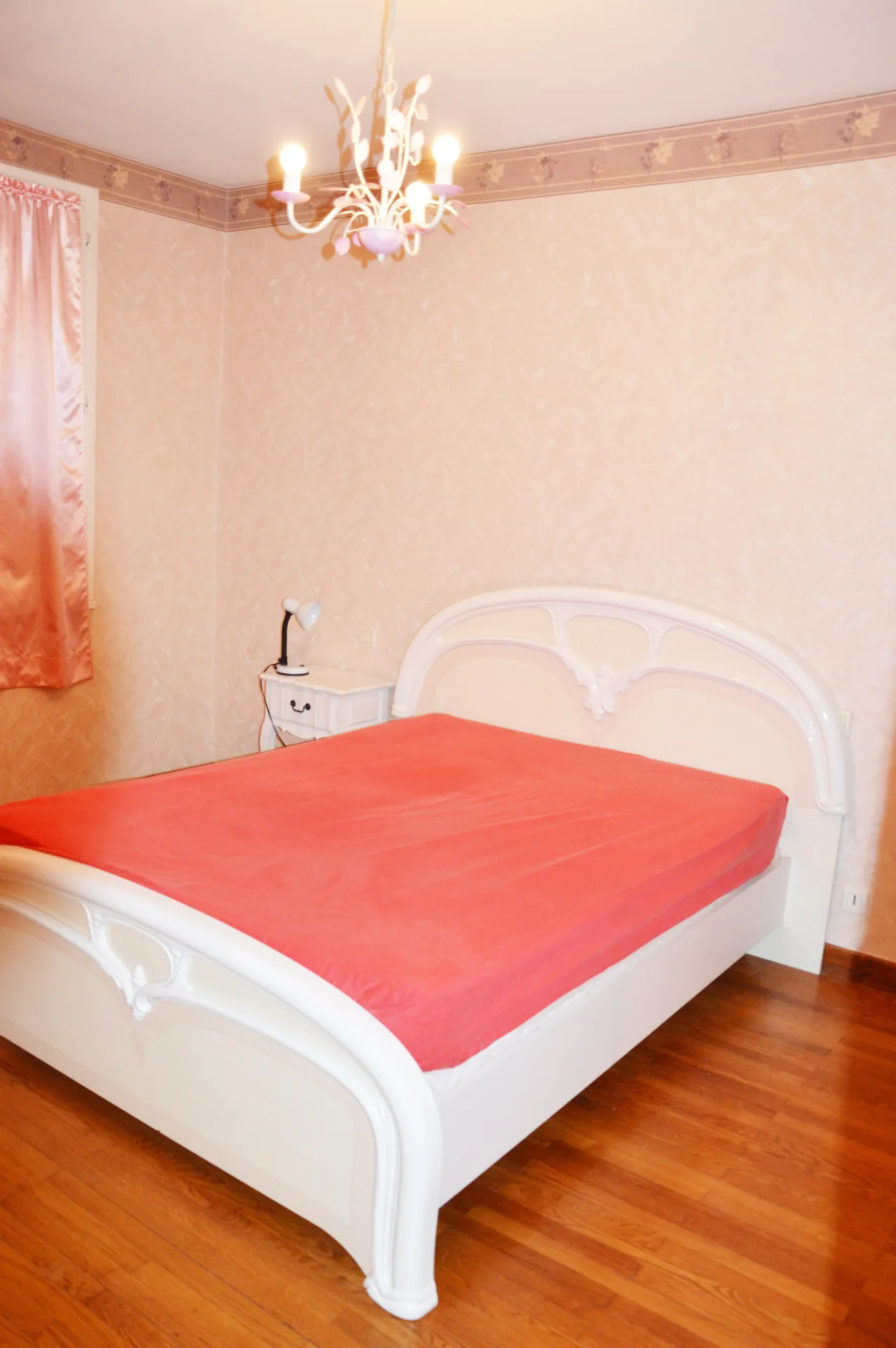 Spacieux appartement T3 traversant de 88 m² à Grenoble, avec cave et balcon 