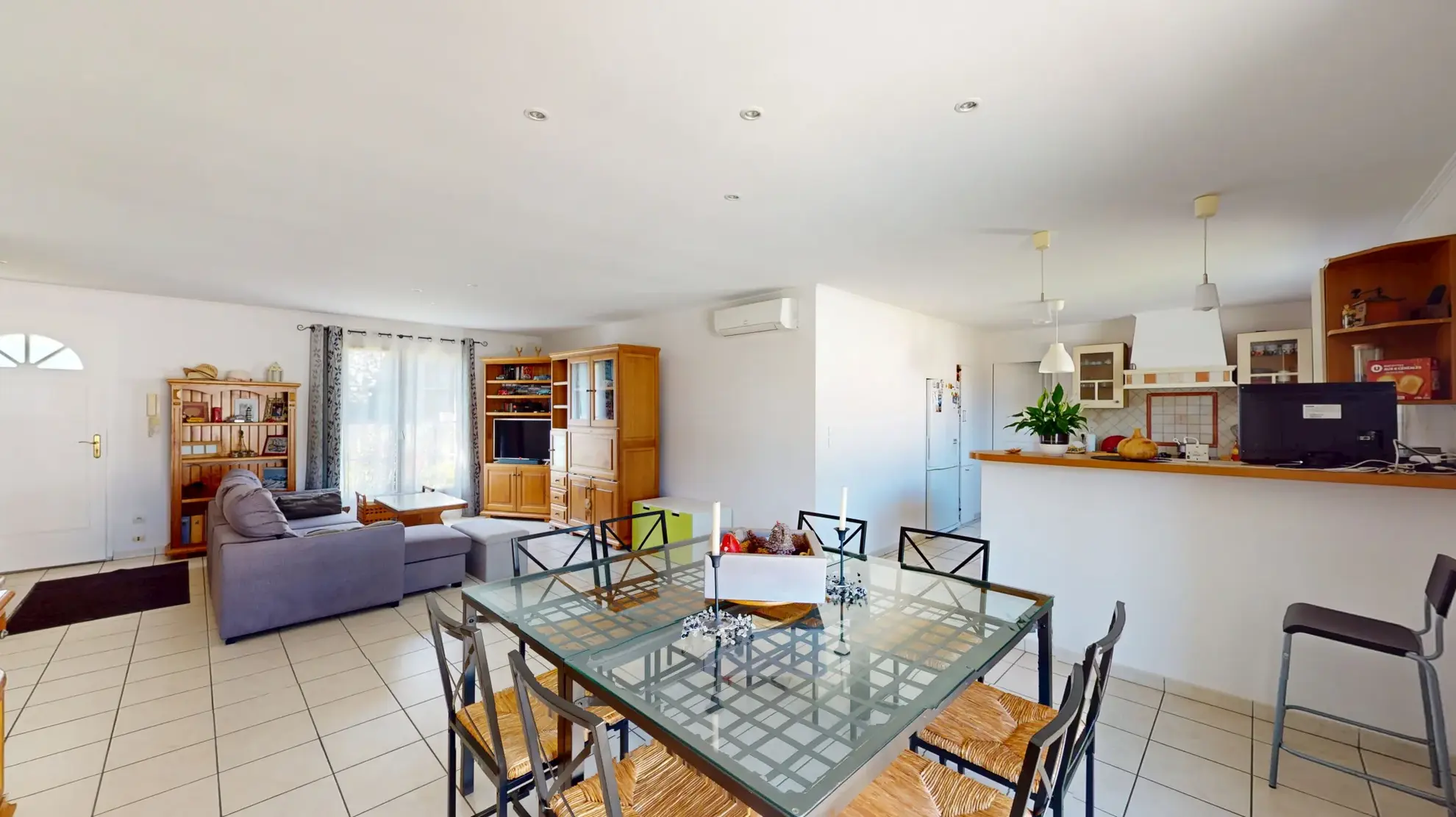 Magnifique villa 4 pièces avec piscine et 3 garages à vendre à Noé 