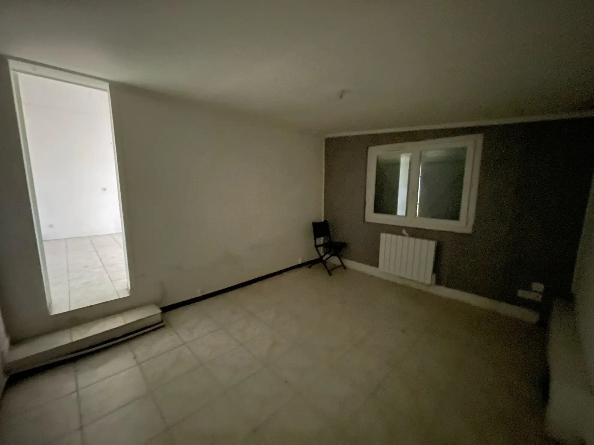 Maison à rénover de 120 m² avec jardin à Coutras, proche commodités 