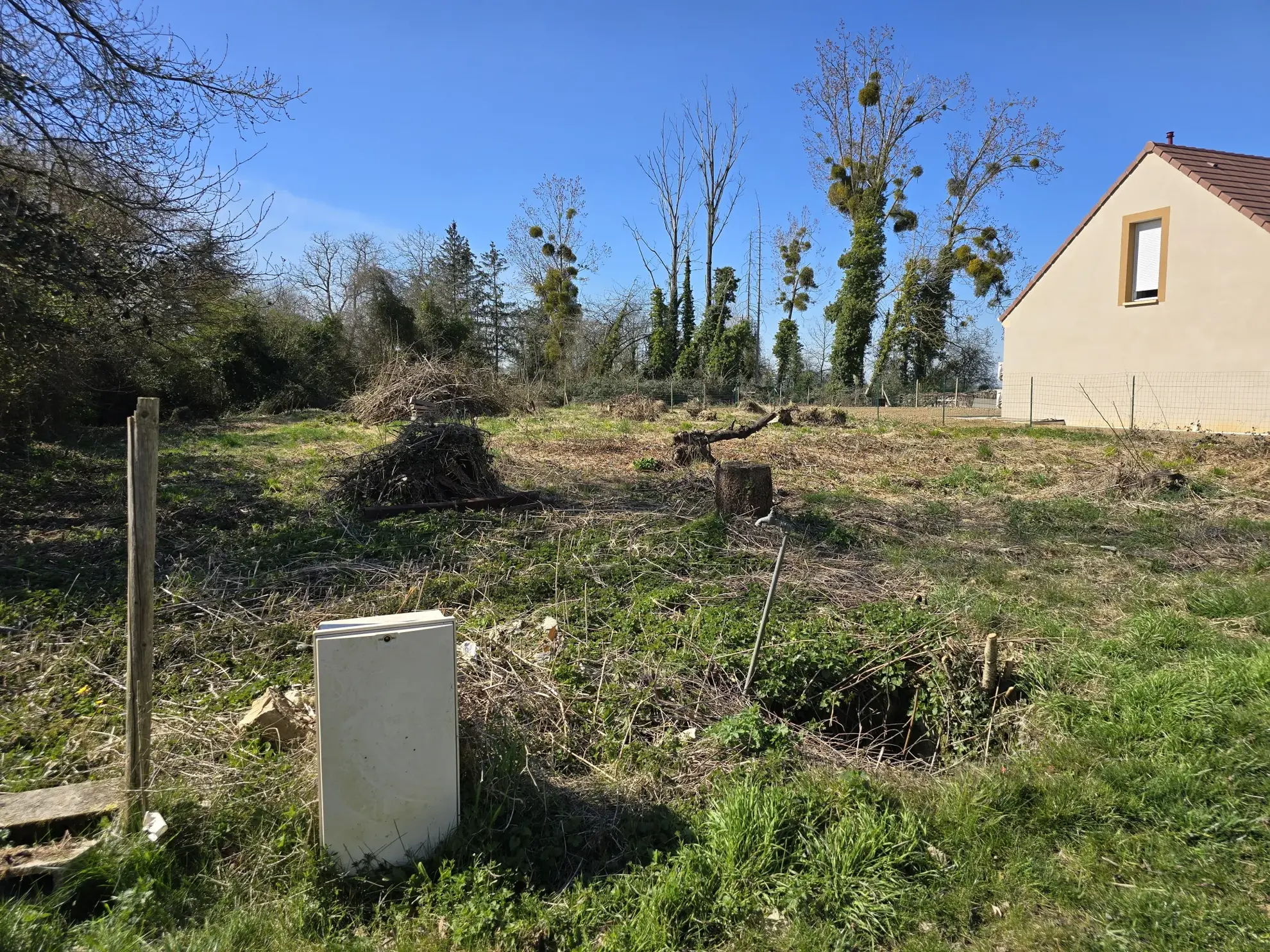 Terrain constructible de 900 m² à Beton-Bazoches en Seine-et-Marne 