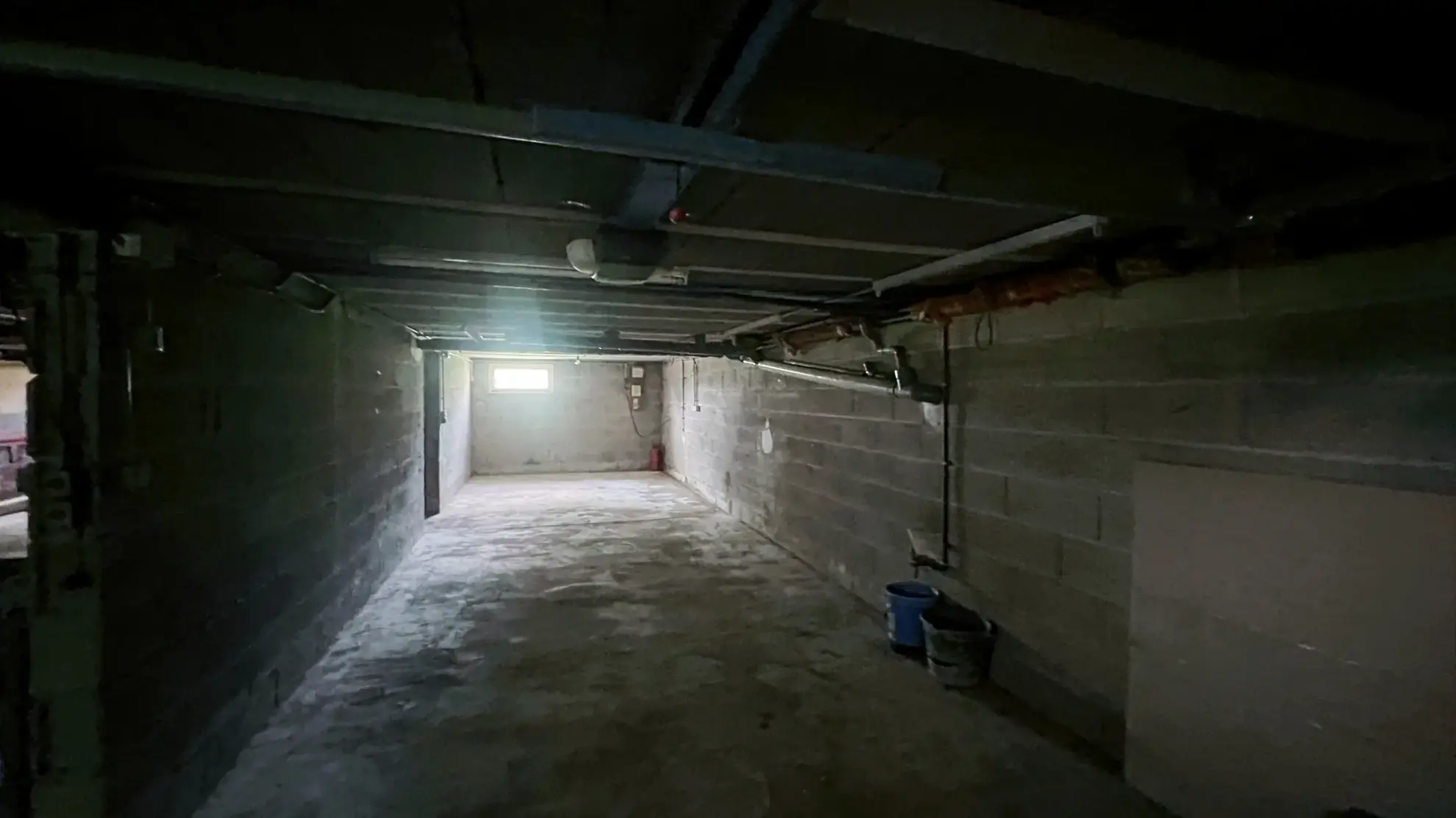 Maison rénovée avec grand sous-sol et terrain à Angely - Opportunité rare 