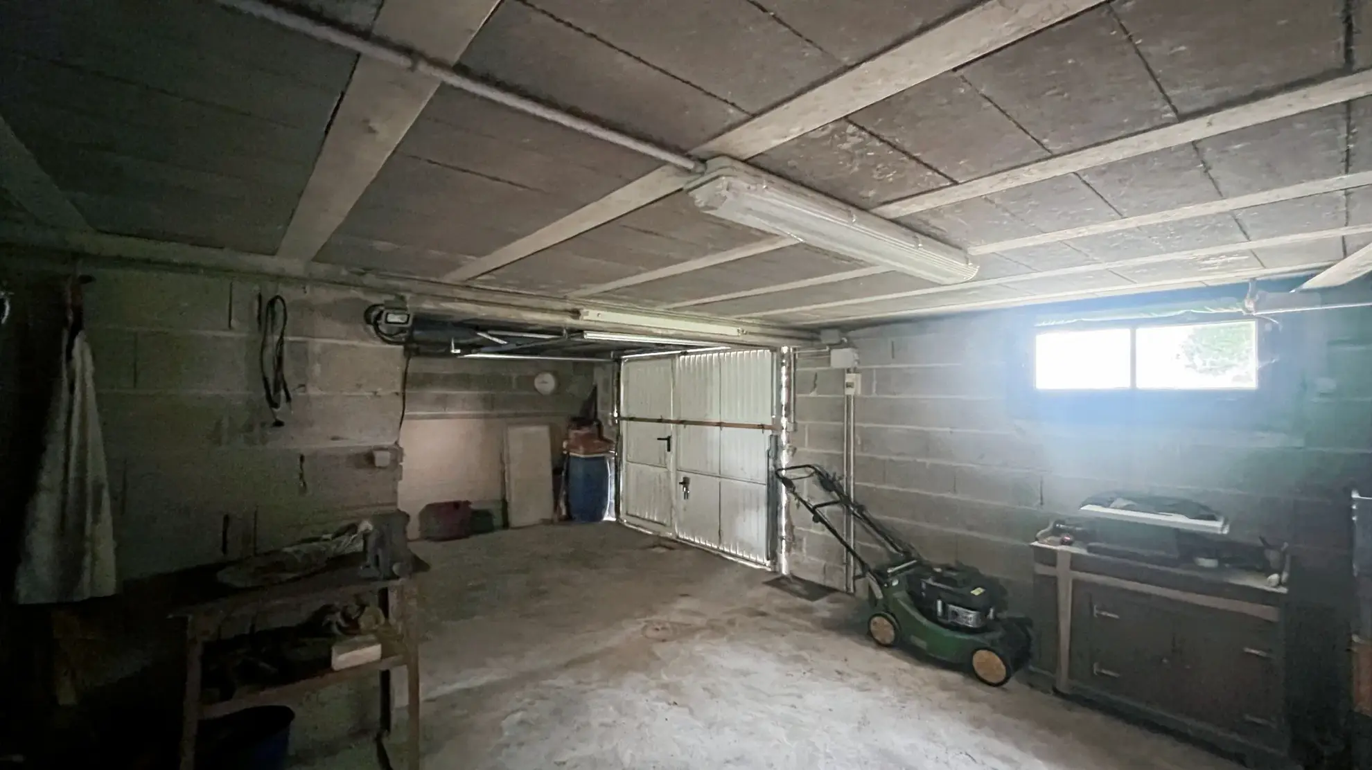 Maison rénovée avec grand sous-sol et terrain à Angely - Opportunité rare 