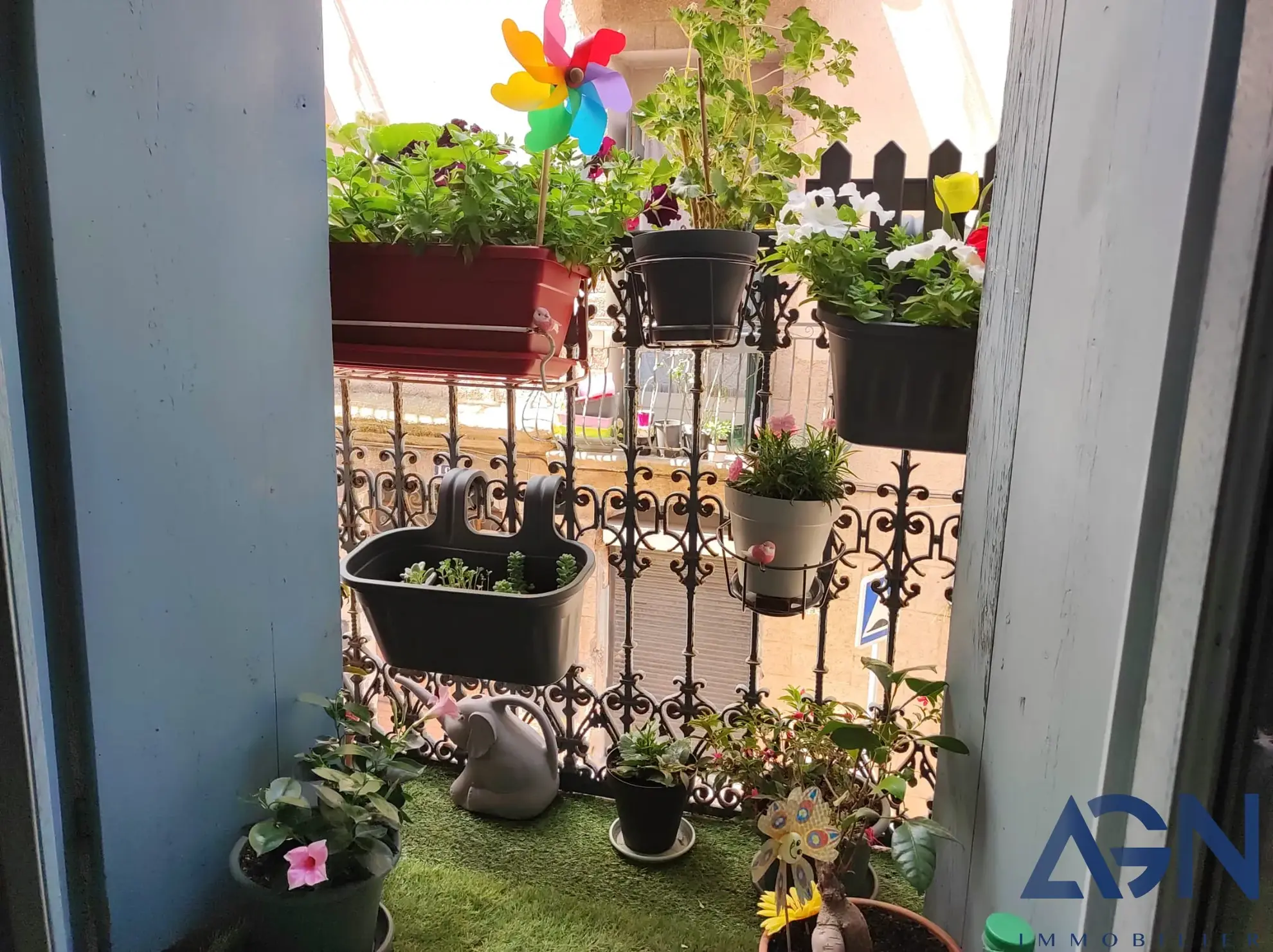 Immeuble de 120 m² à vendre à Agde avec 3 appartements loués et garage 