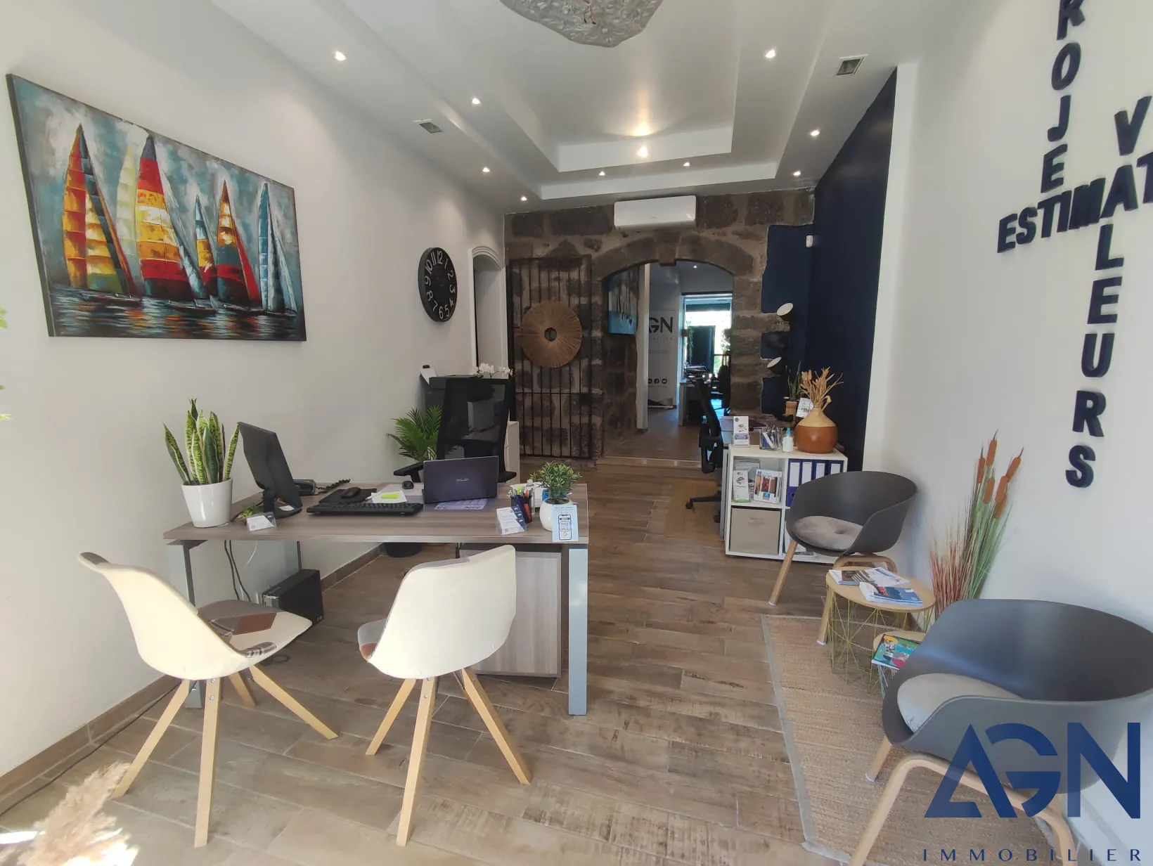 Immeuble de 120 m² à vendre à Agde avec 3 appartements loués et garage 