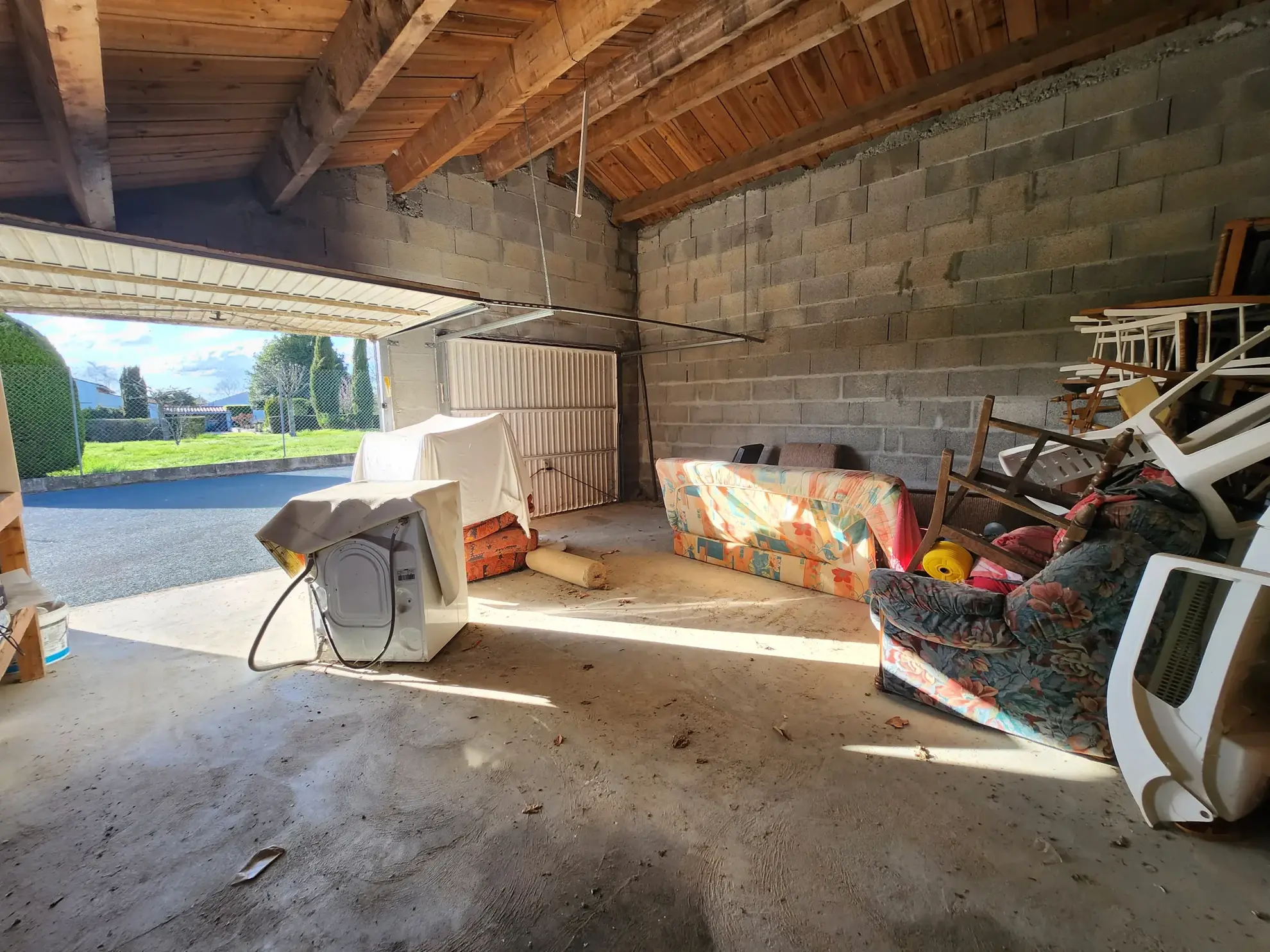 Ensemble immobilier avec deux maisons à Nalliers, piscine et garage près de La Rochelle 