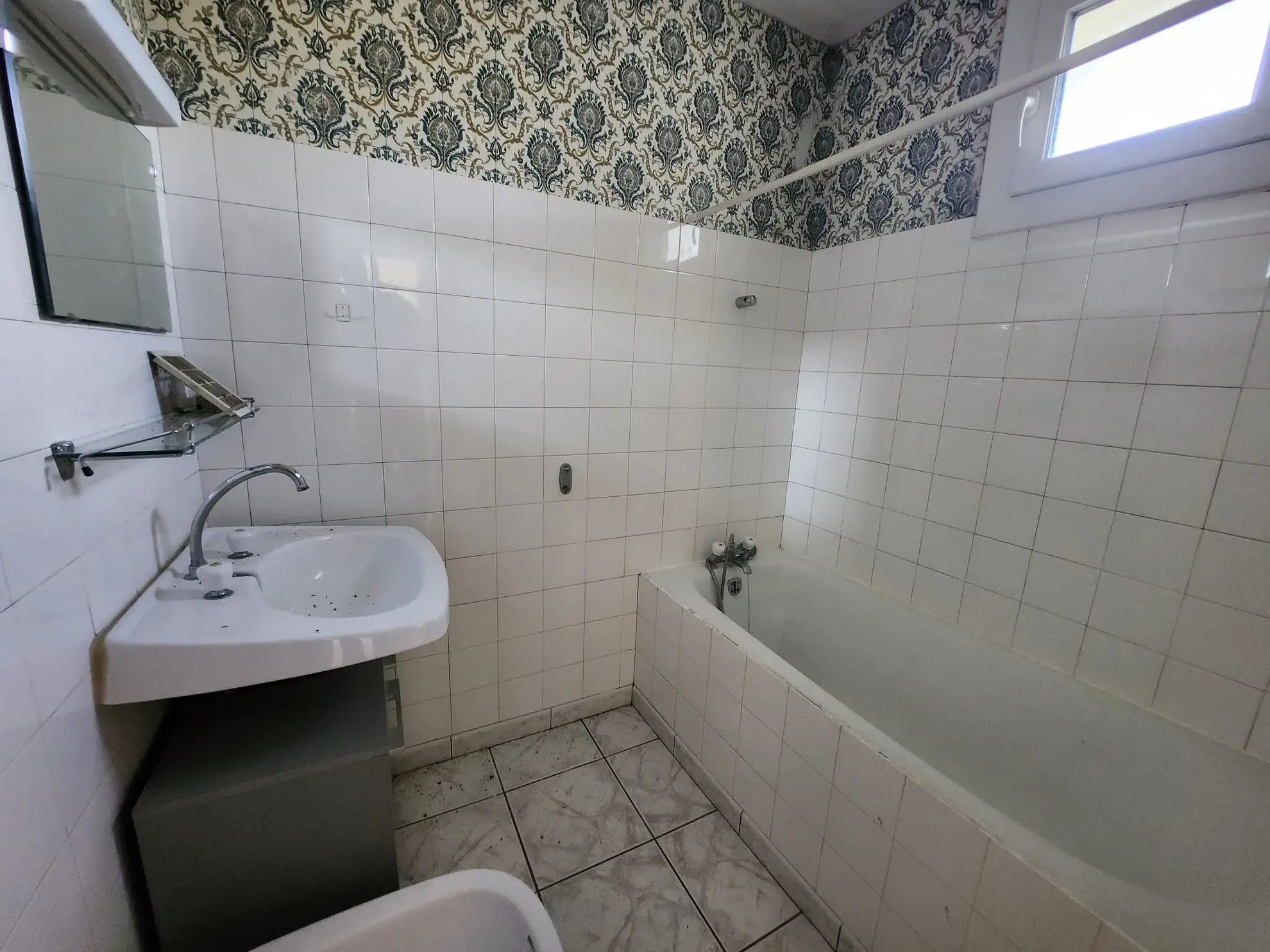 Ensemble immobilier avec deux maisons à Nalliers, piscine et garage près de La Rochelle 