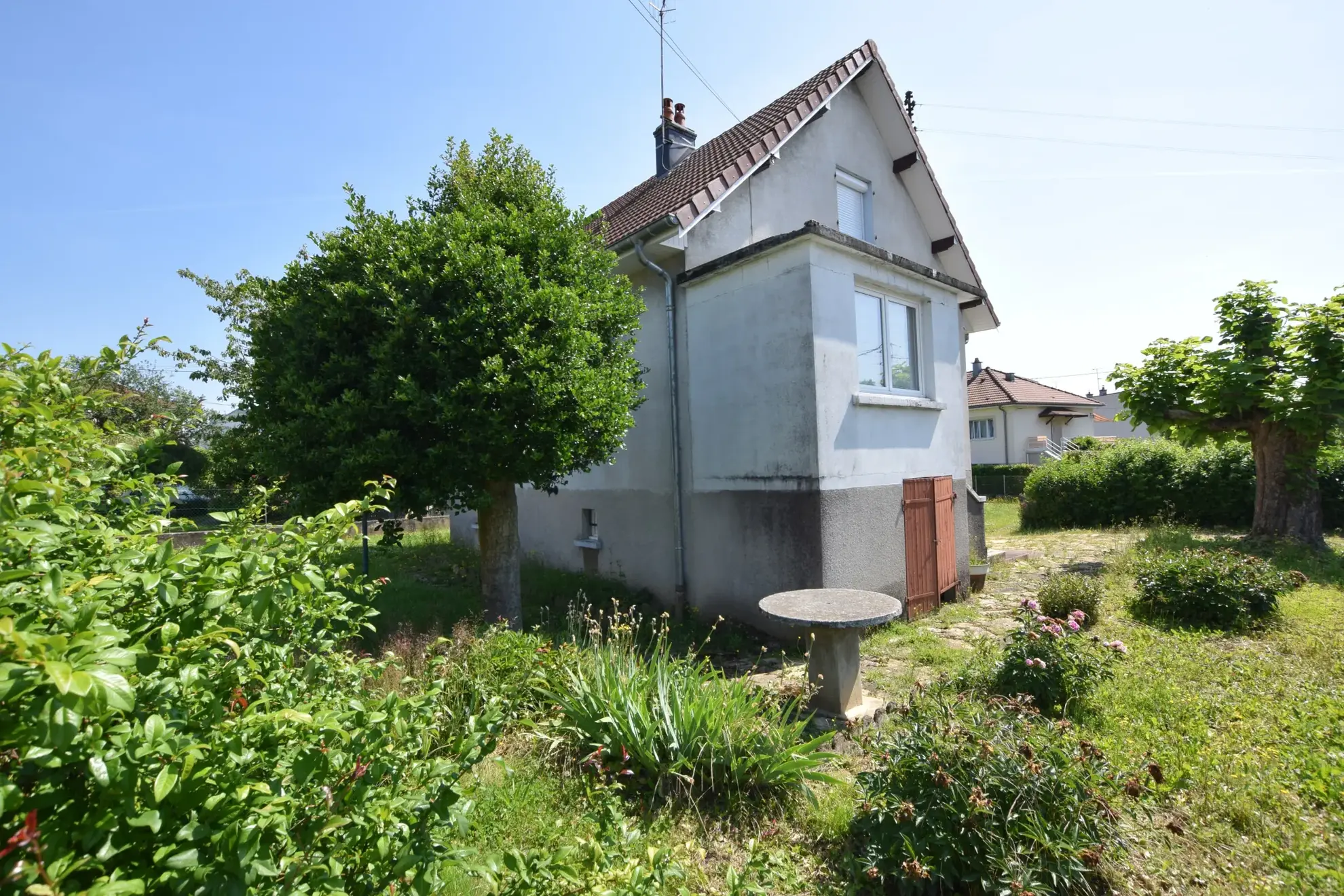 Maison lumineuse à vendre à Vieux Charmont, 4 chambres, garage, terrain de 8,25 ares