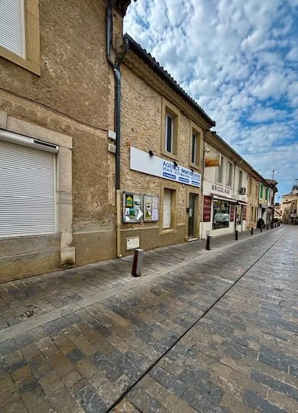 Maison de village en pierre à Quissac avec jardin et potentiel de rénovation