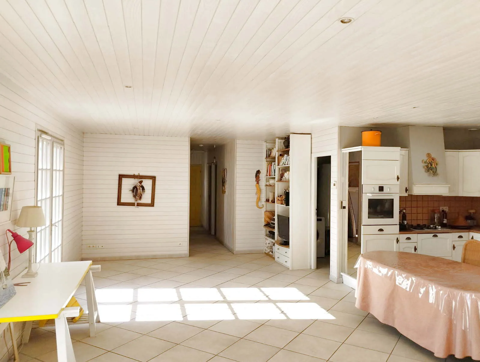 Maison écologique de plain-pied avec 3 chambres à Cazals, secteur calme et proche des commodités 