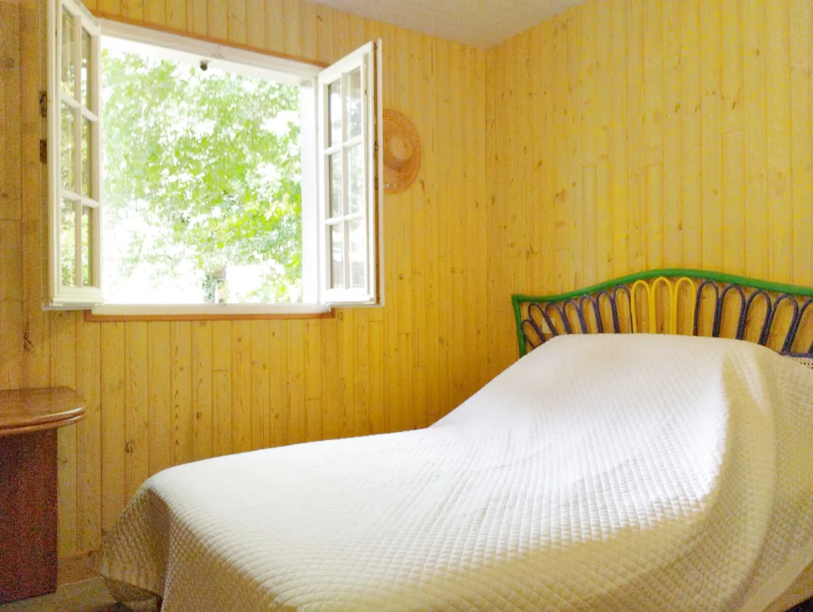 Maison écologique de plain-pied avec 3 chambres à Cazals, secteur calme et proche des commodités 