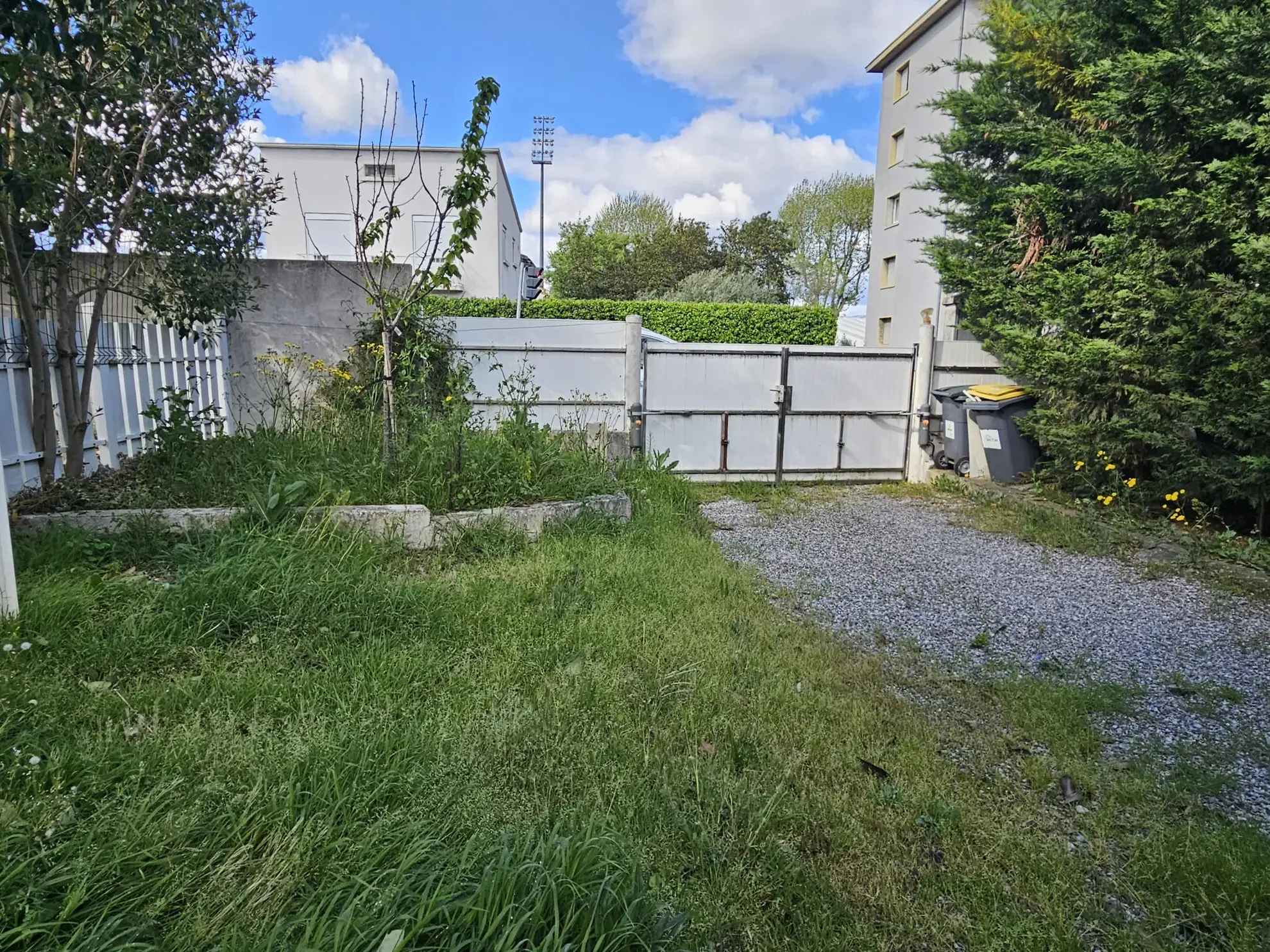 Maison T4 à vendre à Carcassonne avec jardin, proche du centre-ville 