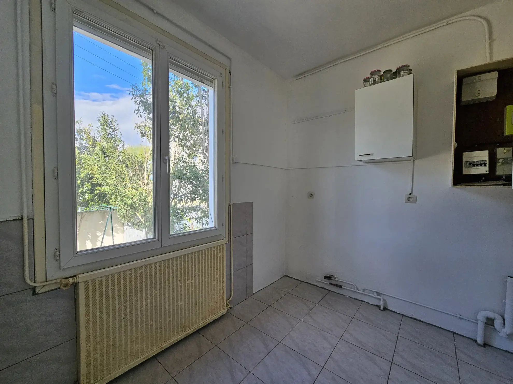 Maison T4 à vendre à Carcassonne avec jardin, proche du centre-ville 