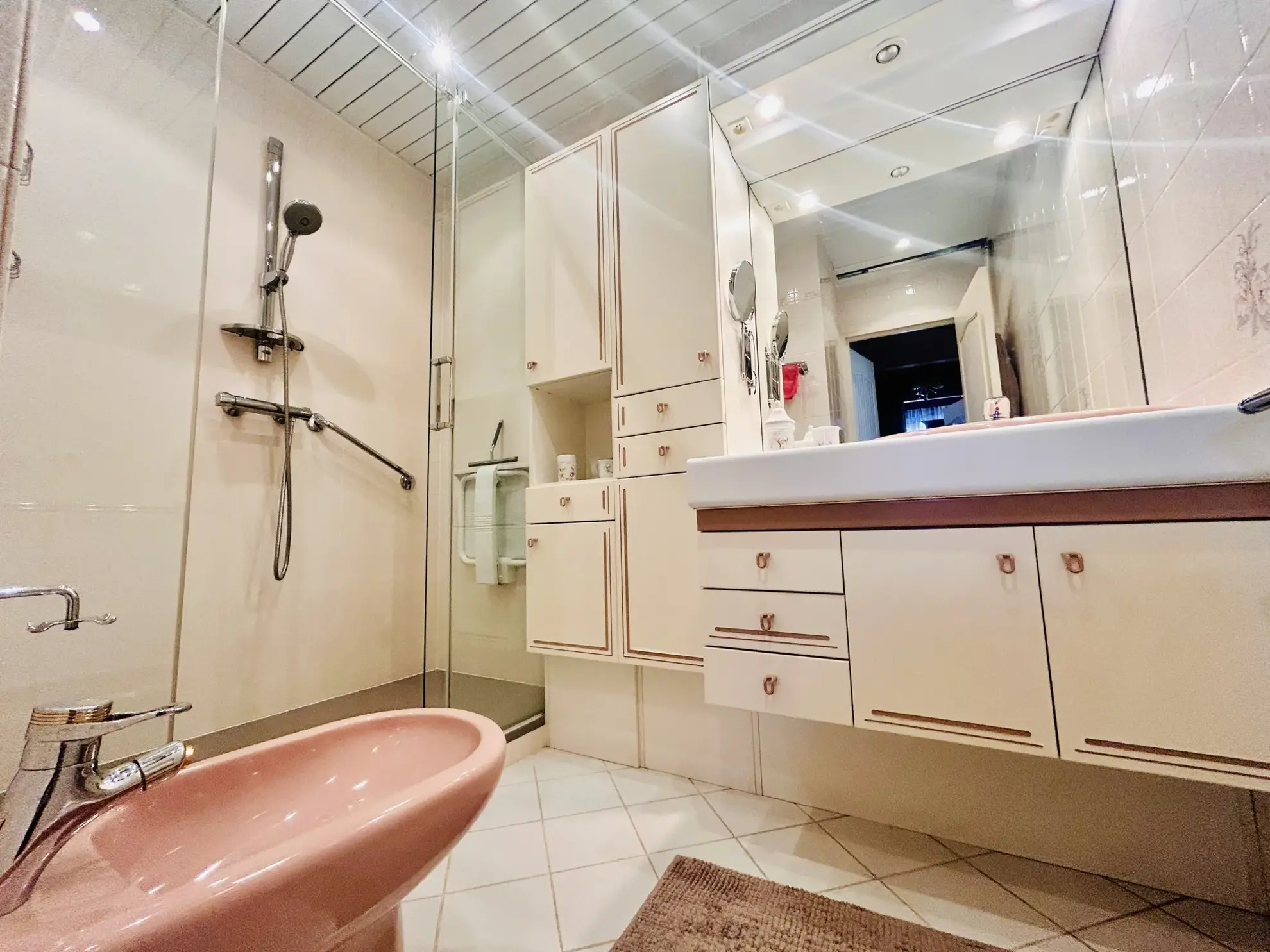 Maison à vendre de 105 m² à Clermont-Ferrand dans le quartier Les Vergnes avec jardin exposé ouest 