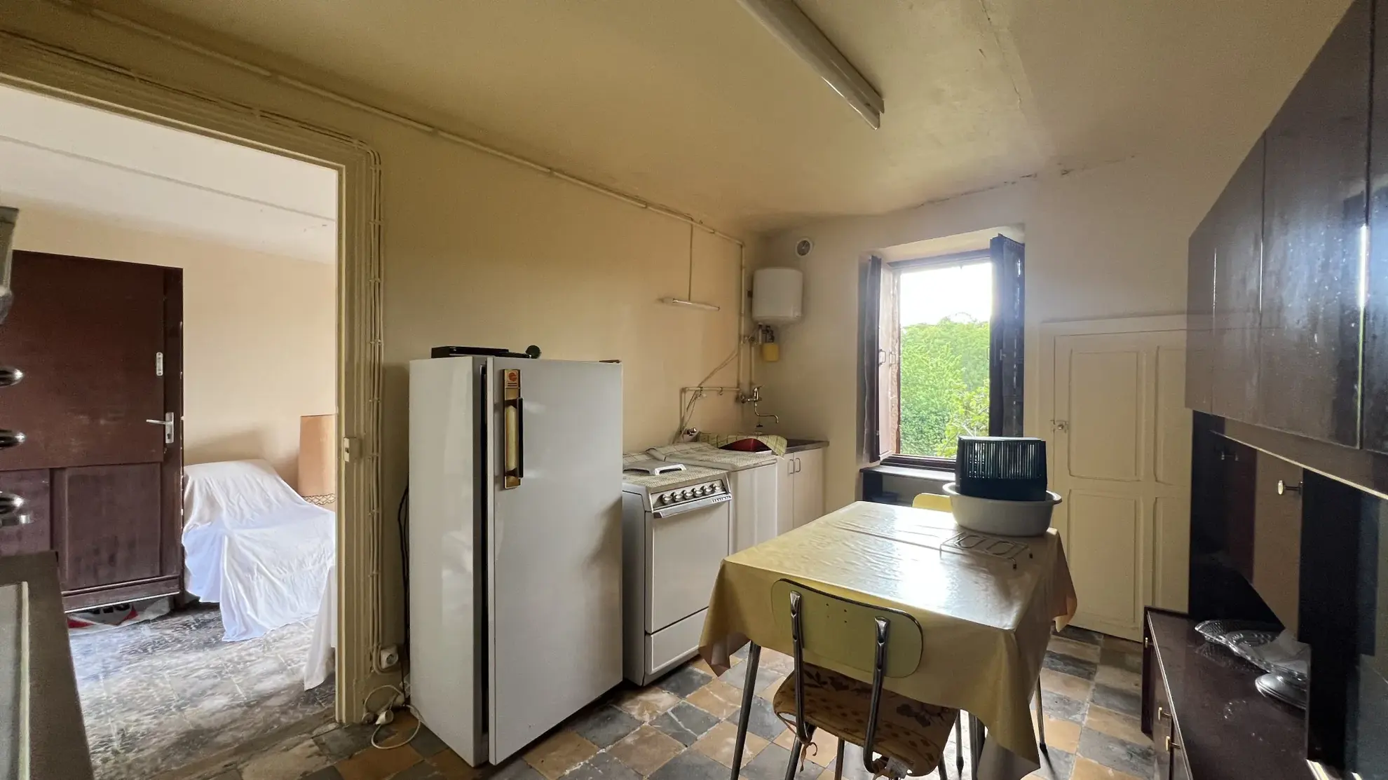 Maison avec dépendance et jardin à Guillon (89) – Résidence ou investissement 