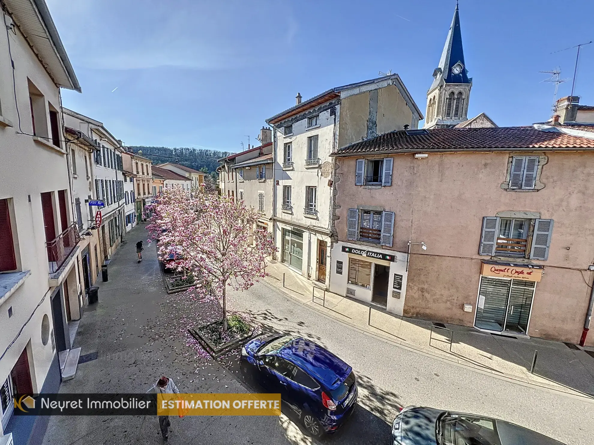 Opportunité d'investissement à Brignais : grange avec permis purgé, 3 lots à aménager 