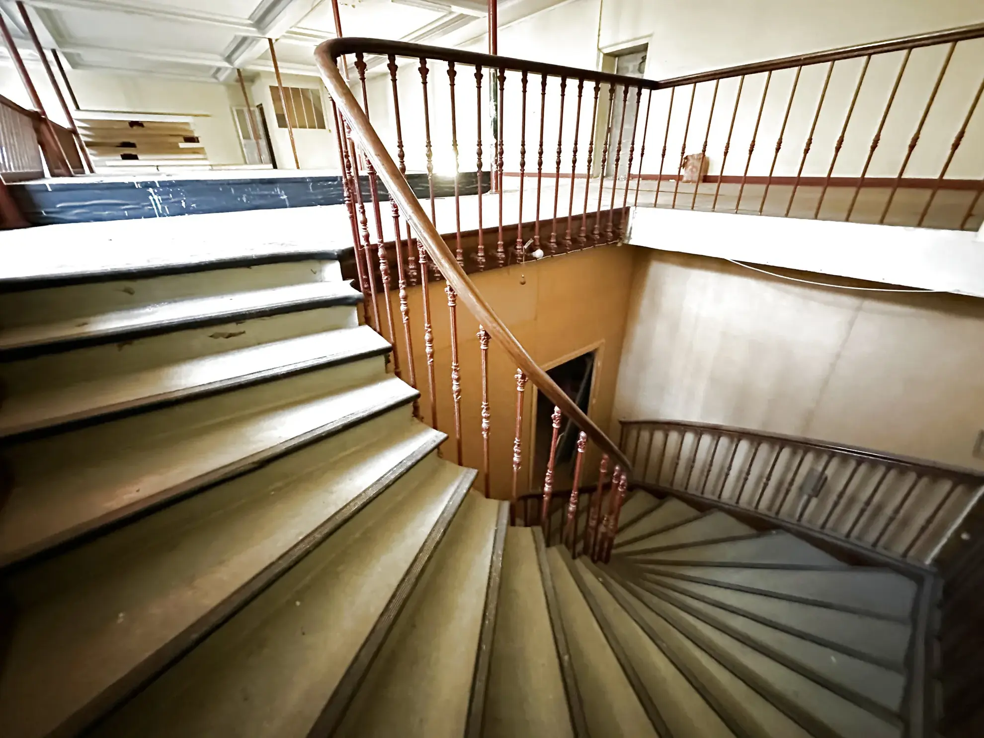 Investissement immobilier à Saint-Flour : trois plateaux à rénover pour 600 m² 