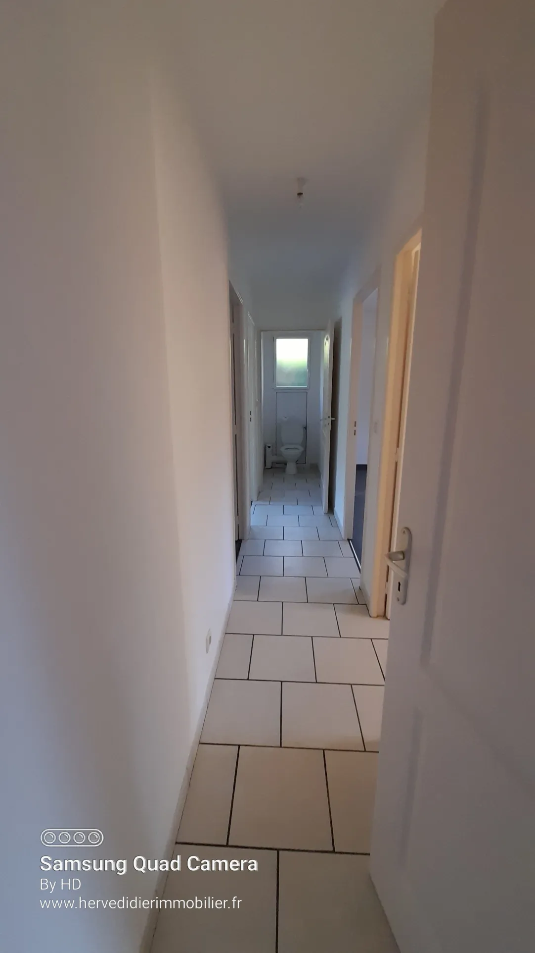 Maison contemporaine à Clermont-Créans (72200) avec grand terrain et belle isolation 