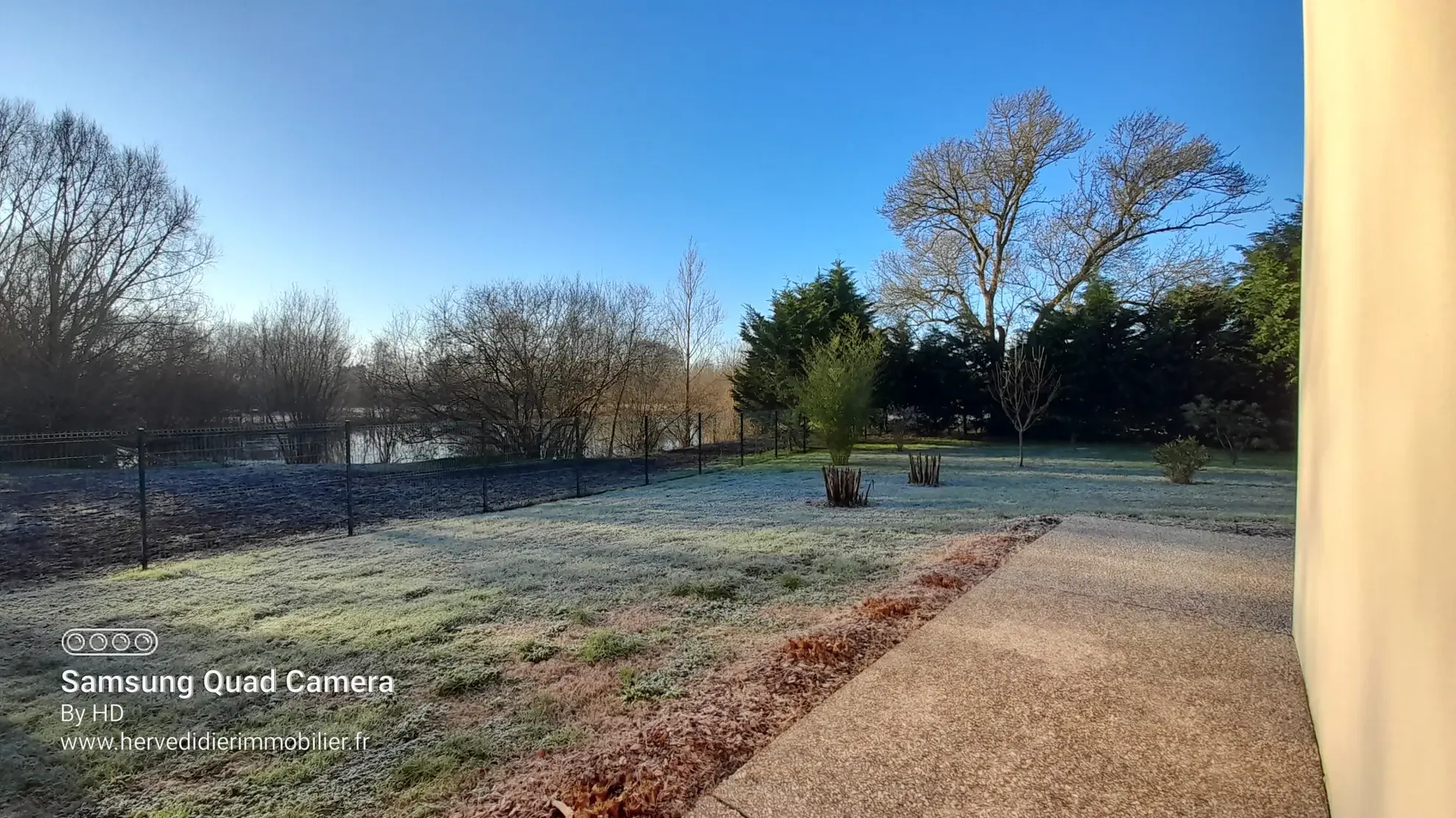 Maison contemporaine à Clermont-Créans (72200) avec grand terrain et belle isolation 