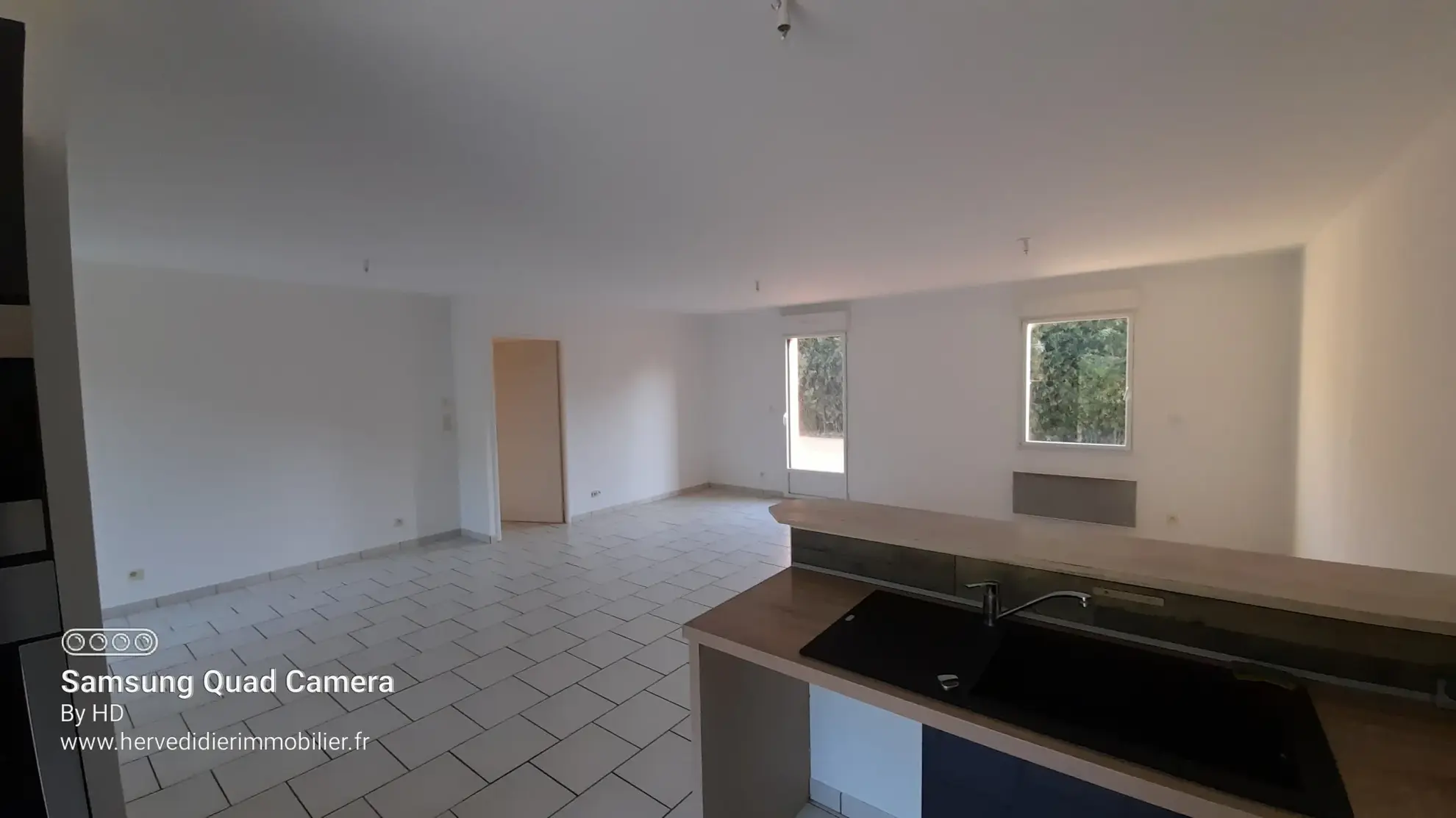 Maison contemporaine à Clermont-Créans (72200) avec grand terrain et belle isolation 