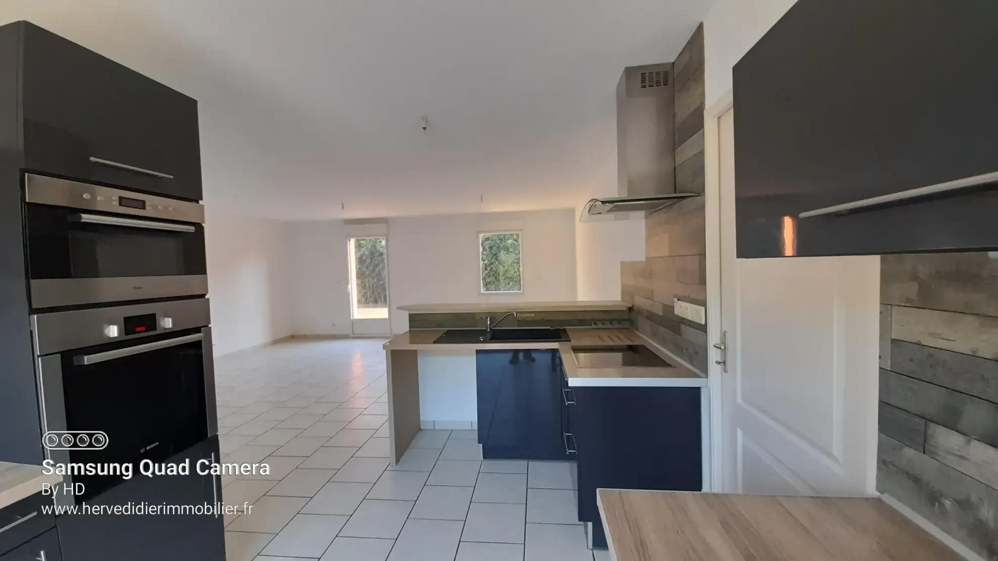 Maison contemporaine à Clermont-Créans (72200) avec grand terrain et belle isolation 